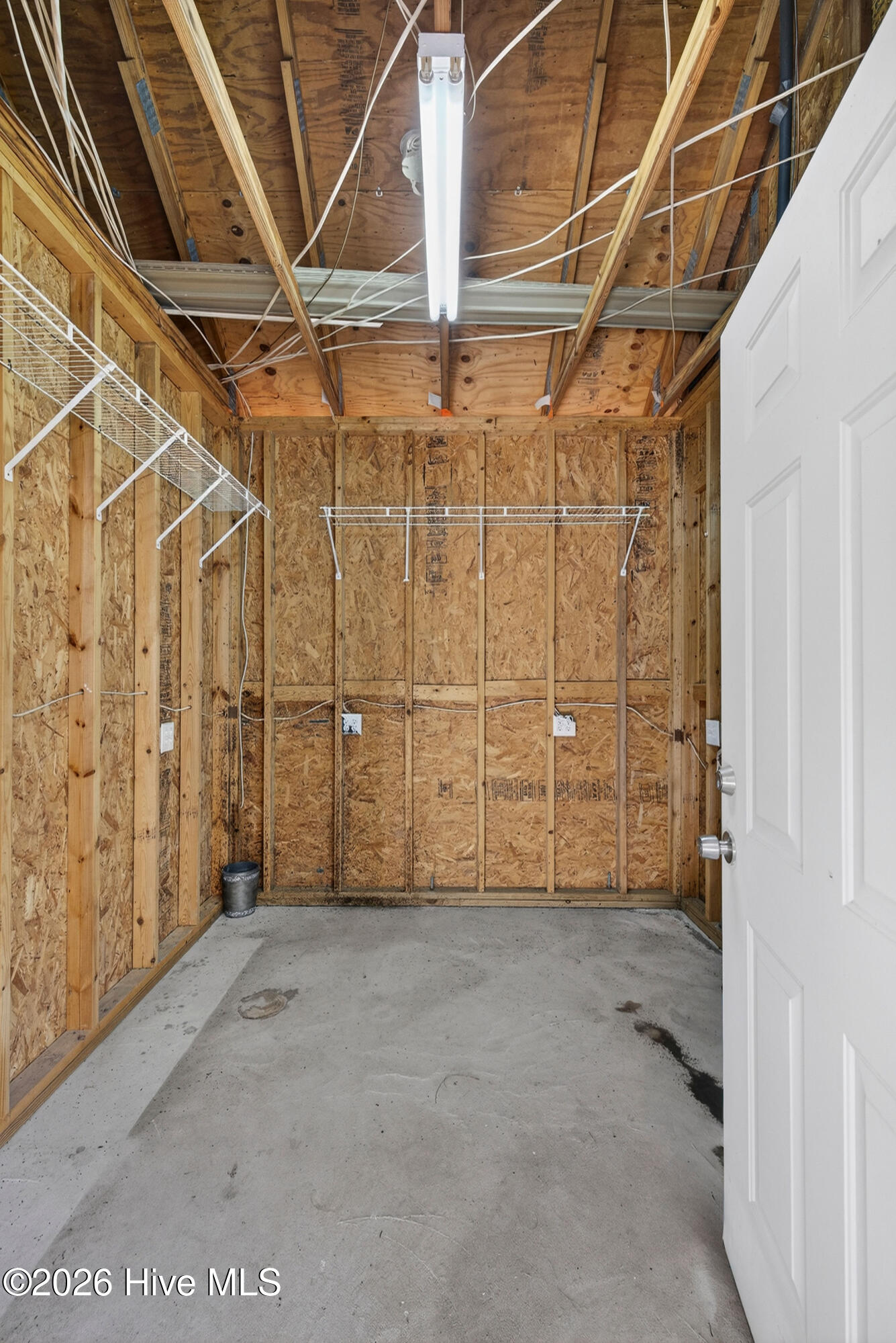 100549331 | Photo 31