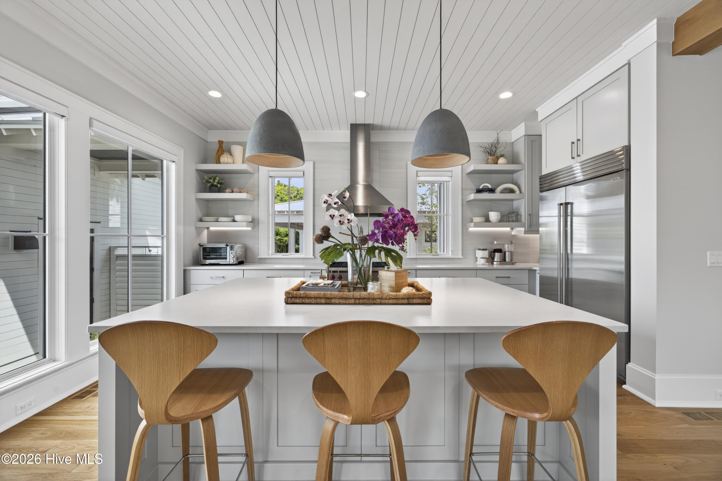 100566186 | Photo 13