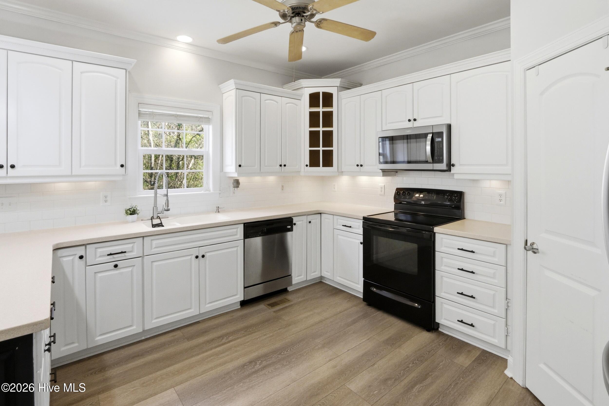 100562150 | Photo 15