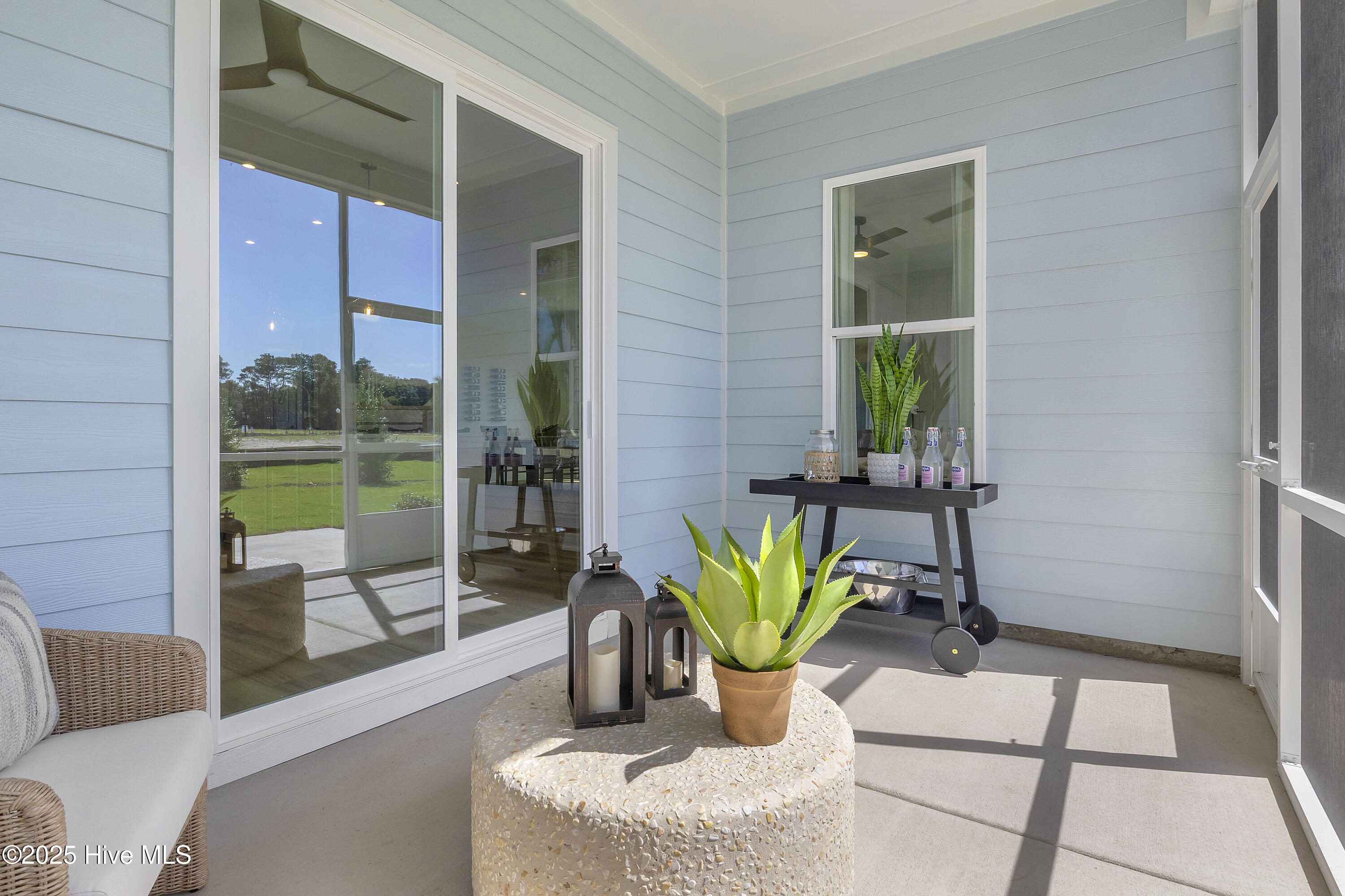 100550625 | Photo 42