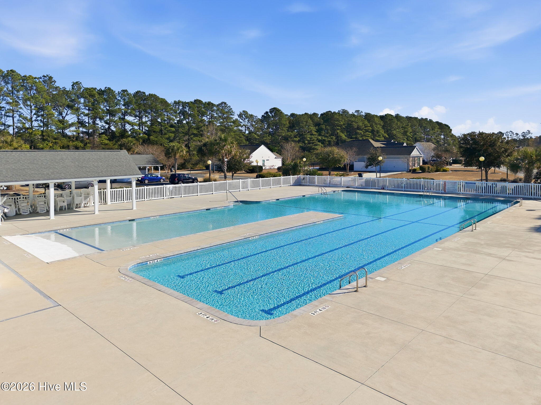 100547830 | Photo 17