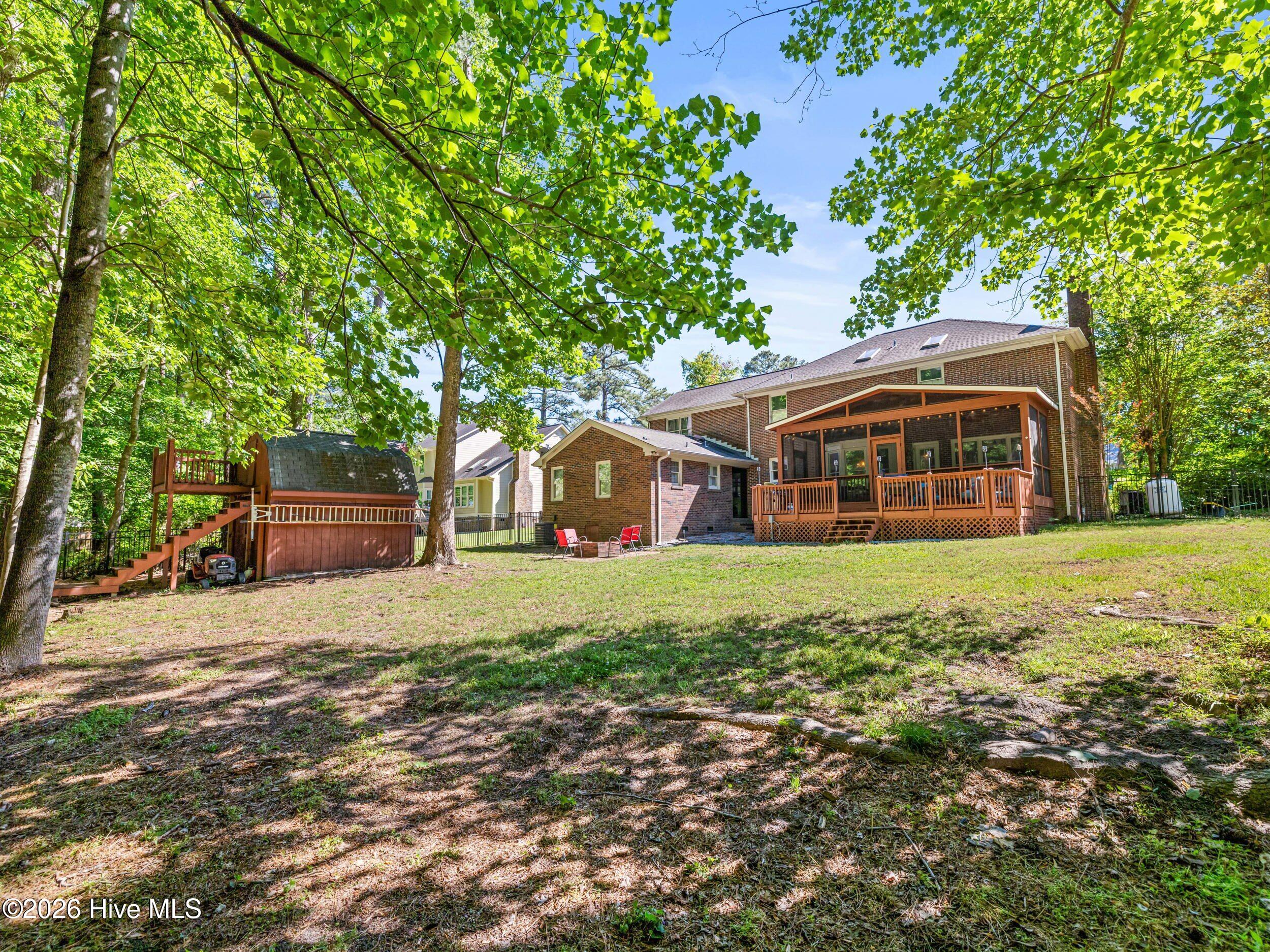 100570486 | Photo 83