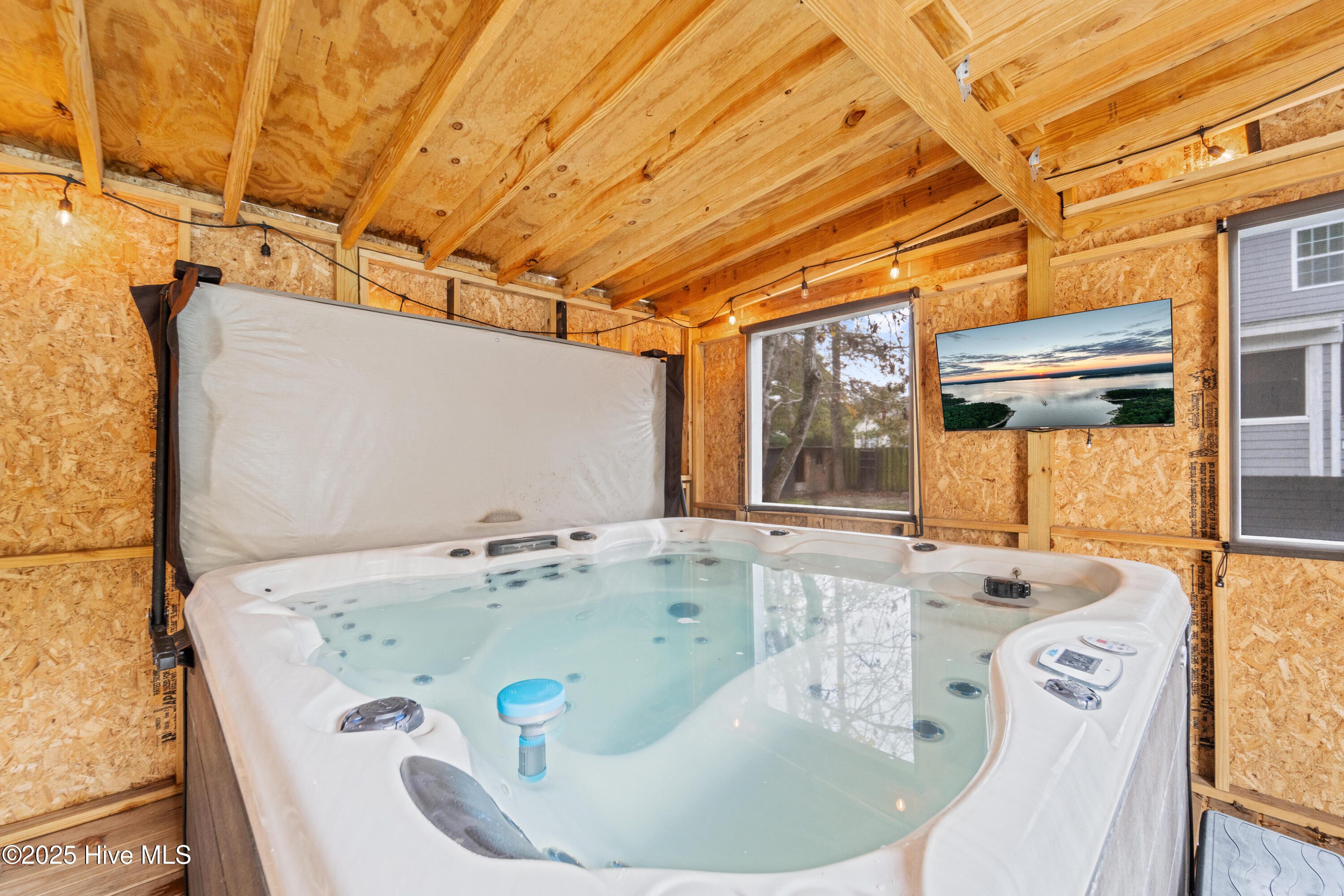 100544127 | Photo 93