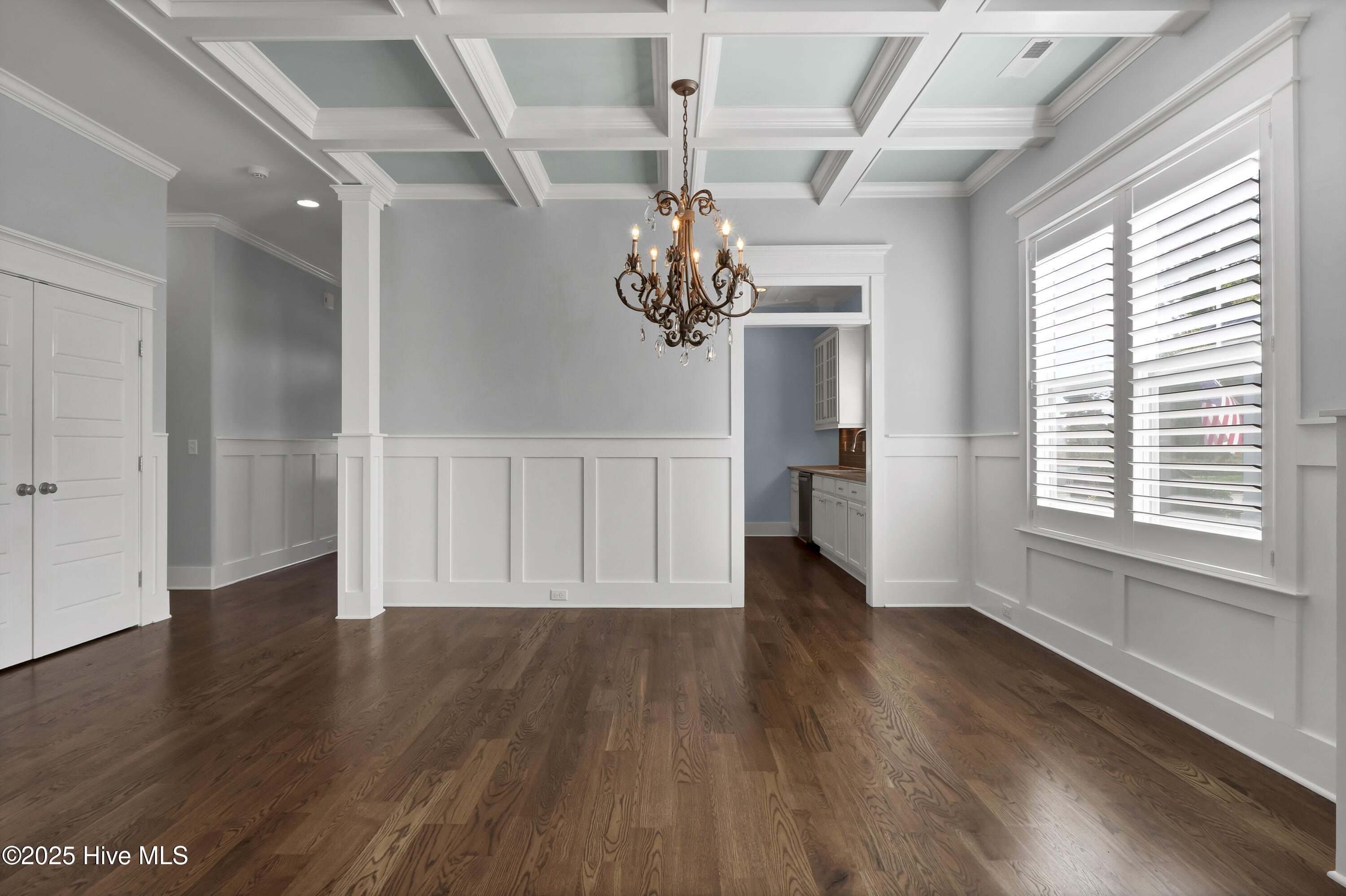 100537444 | Photo 15