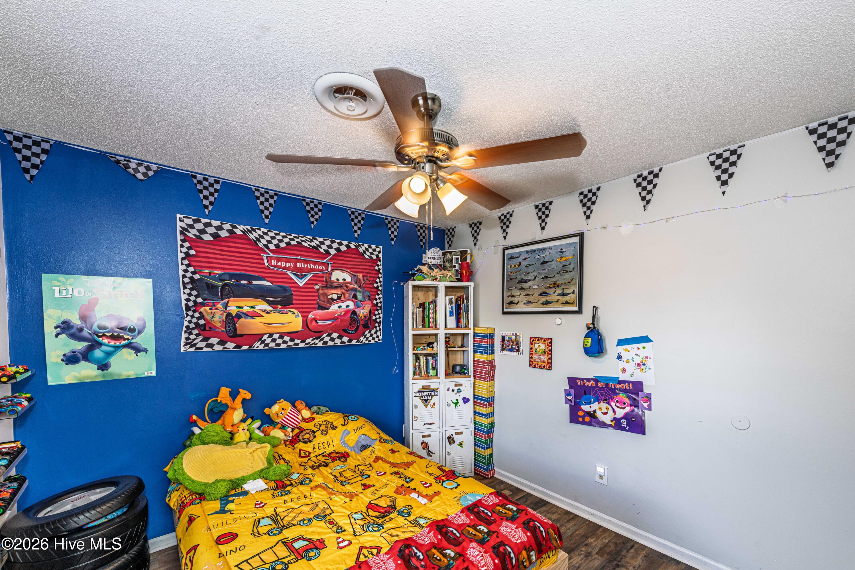 100569074 | Photo 44