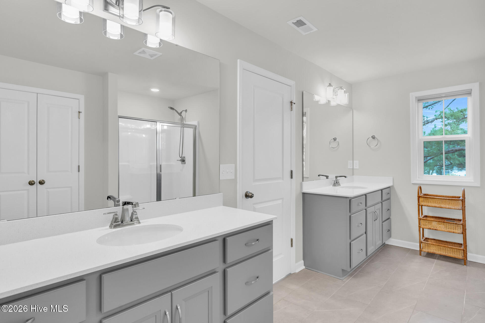 100549355 | Photo 17