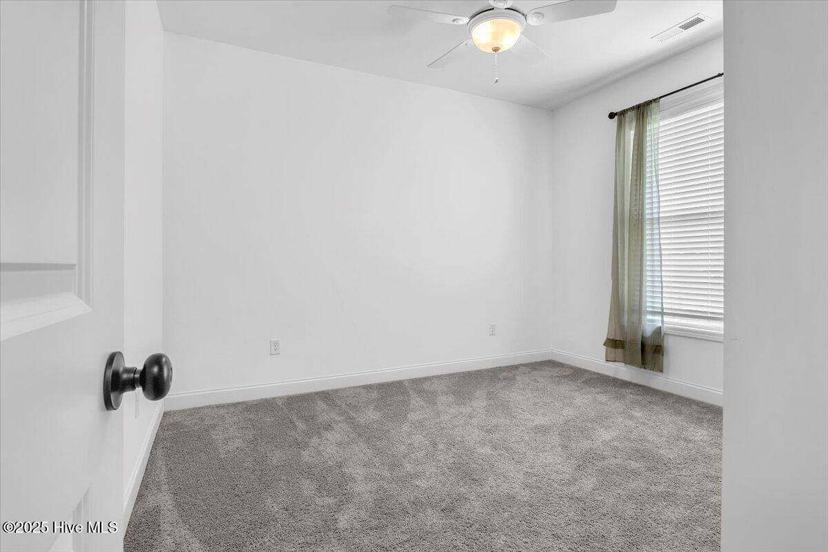 100527070 | Photo 22