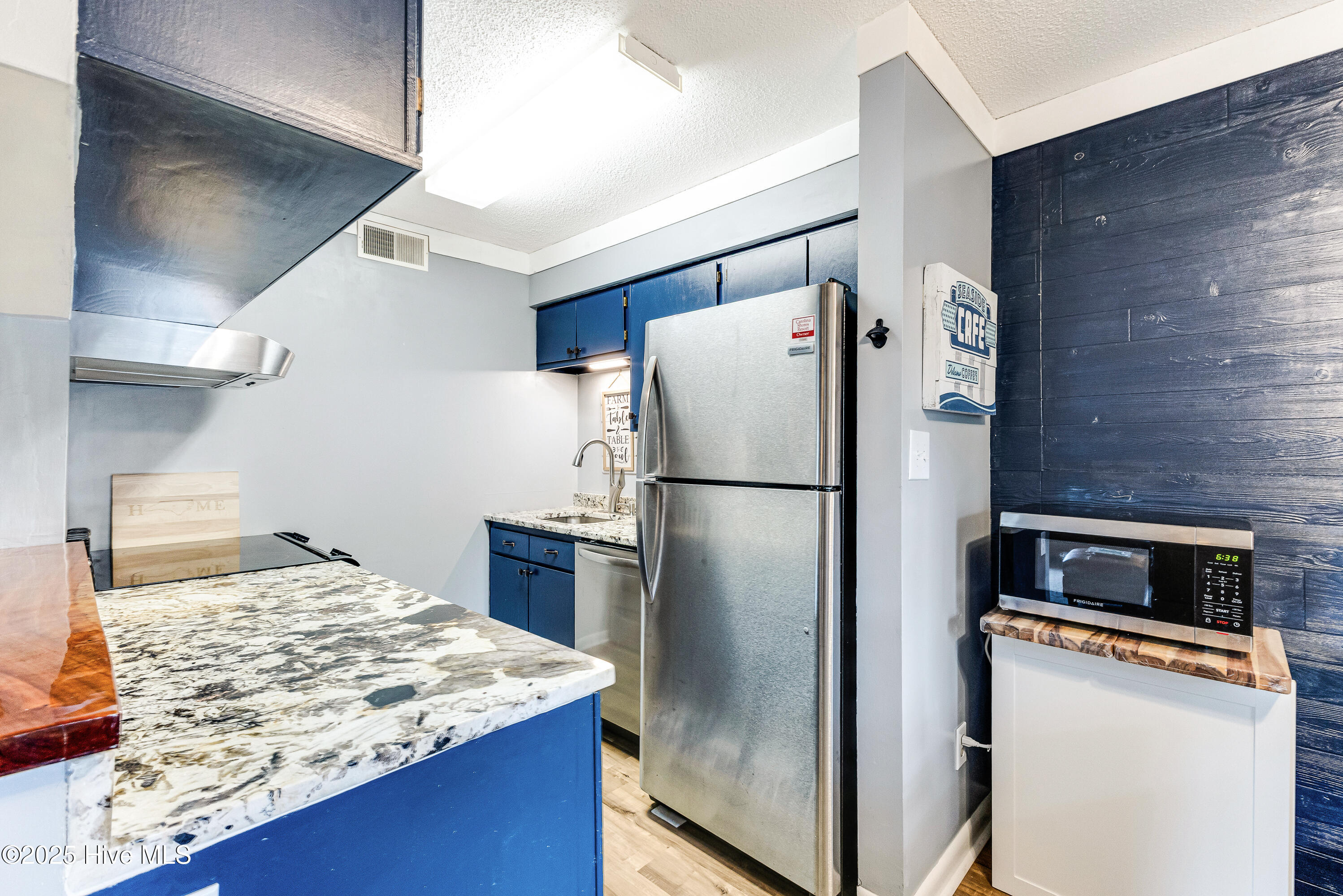 100538941 | Photo 14