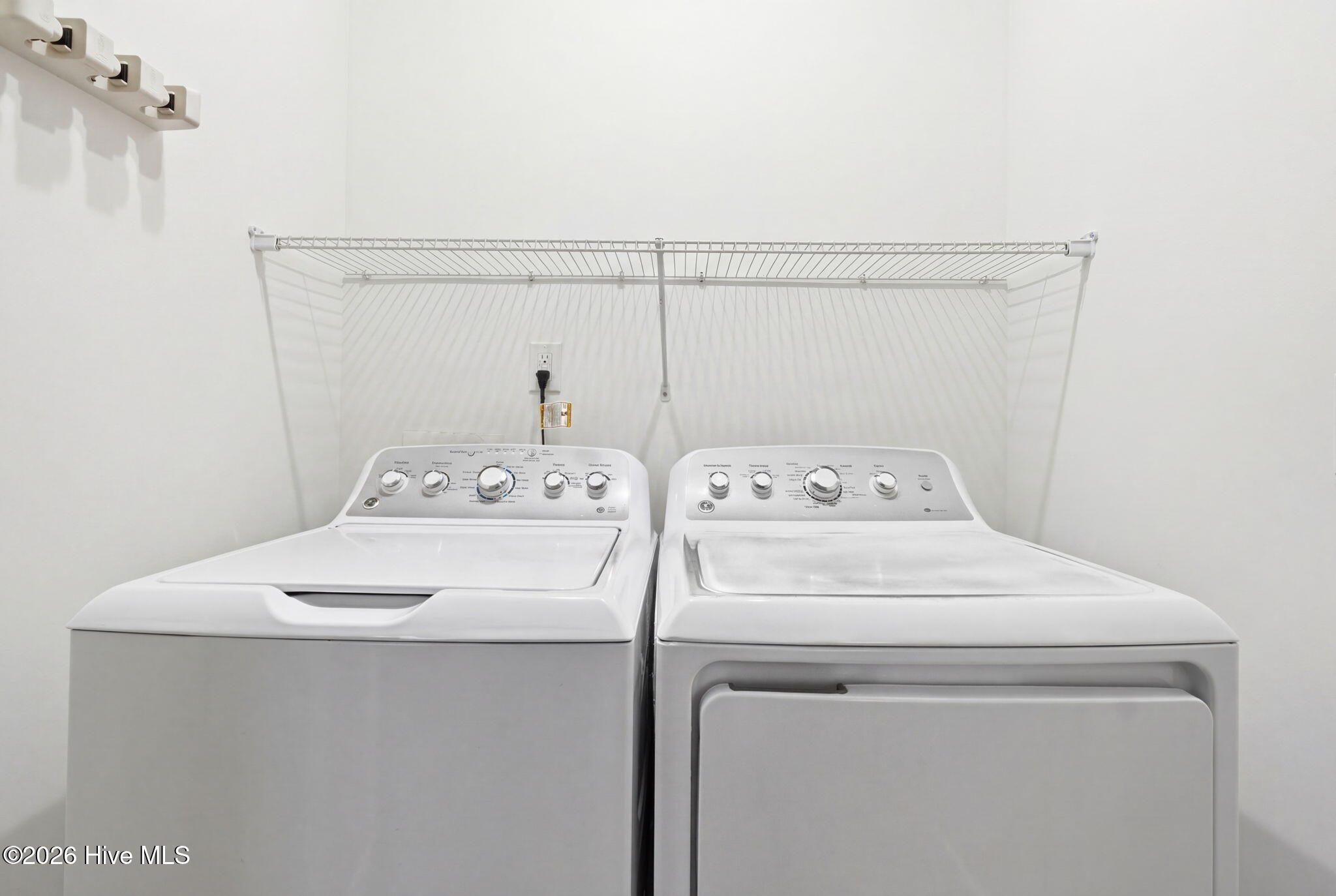 100561485 | Photo 22