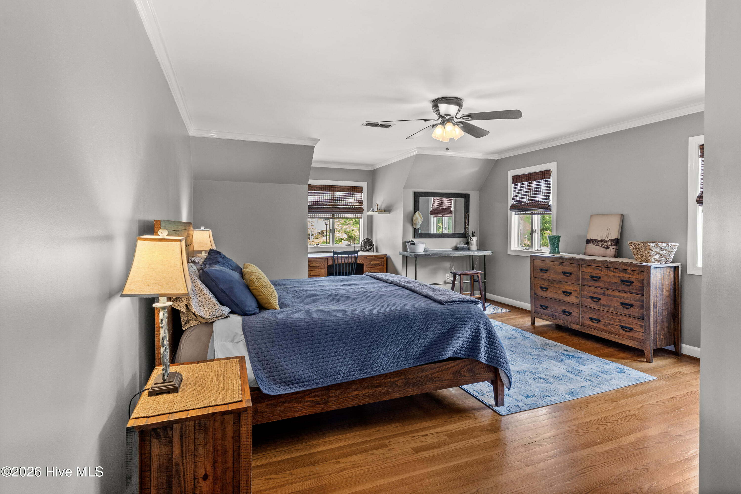 100569922 | Photo 42