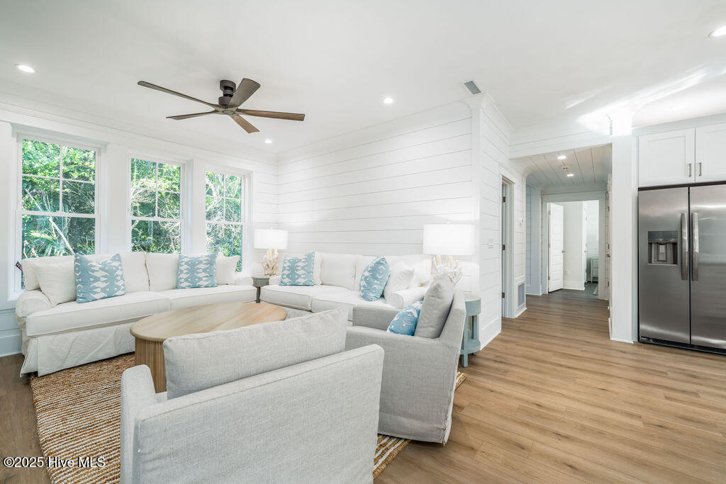 100564686 | Photo 12