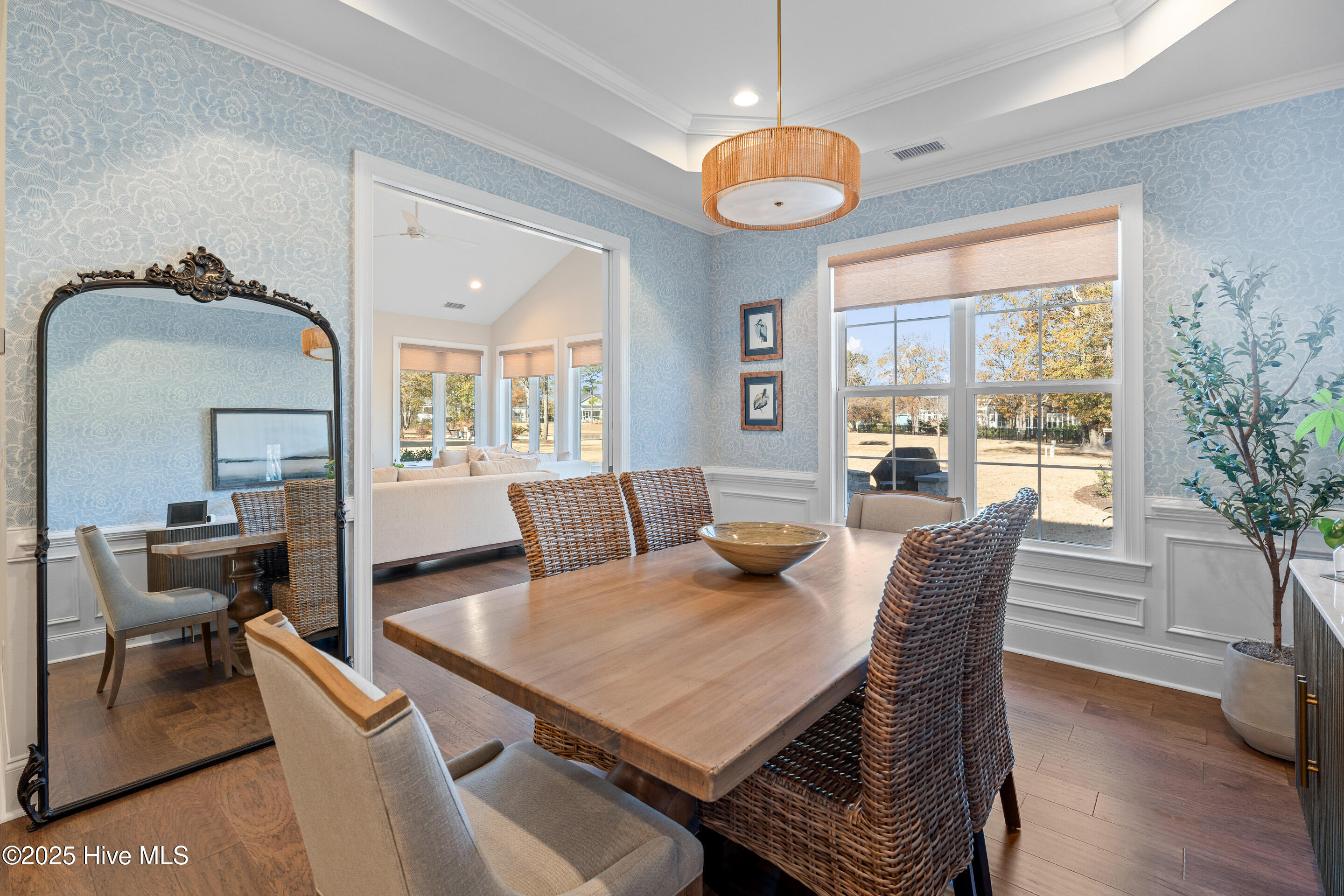 100545902 | Photo 55