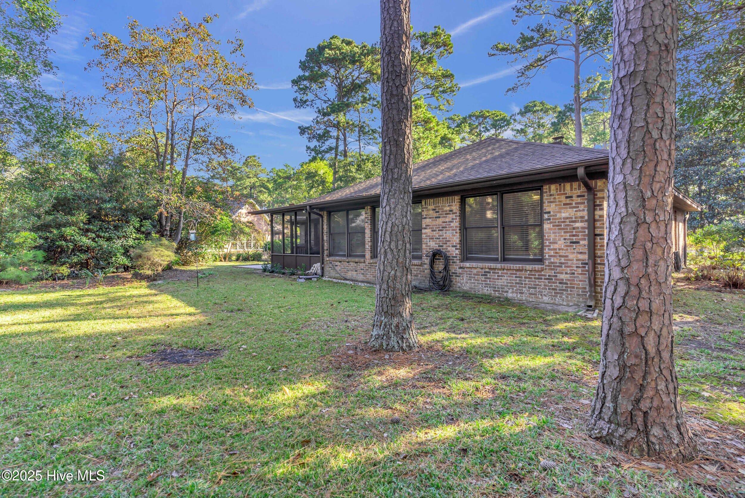 100538060 | Photo 35