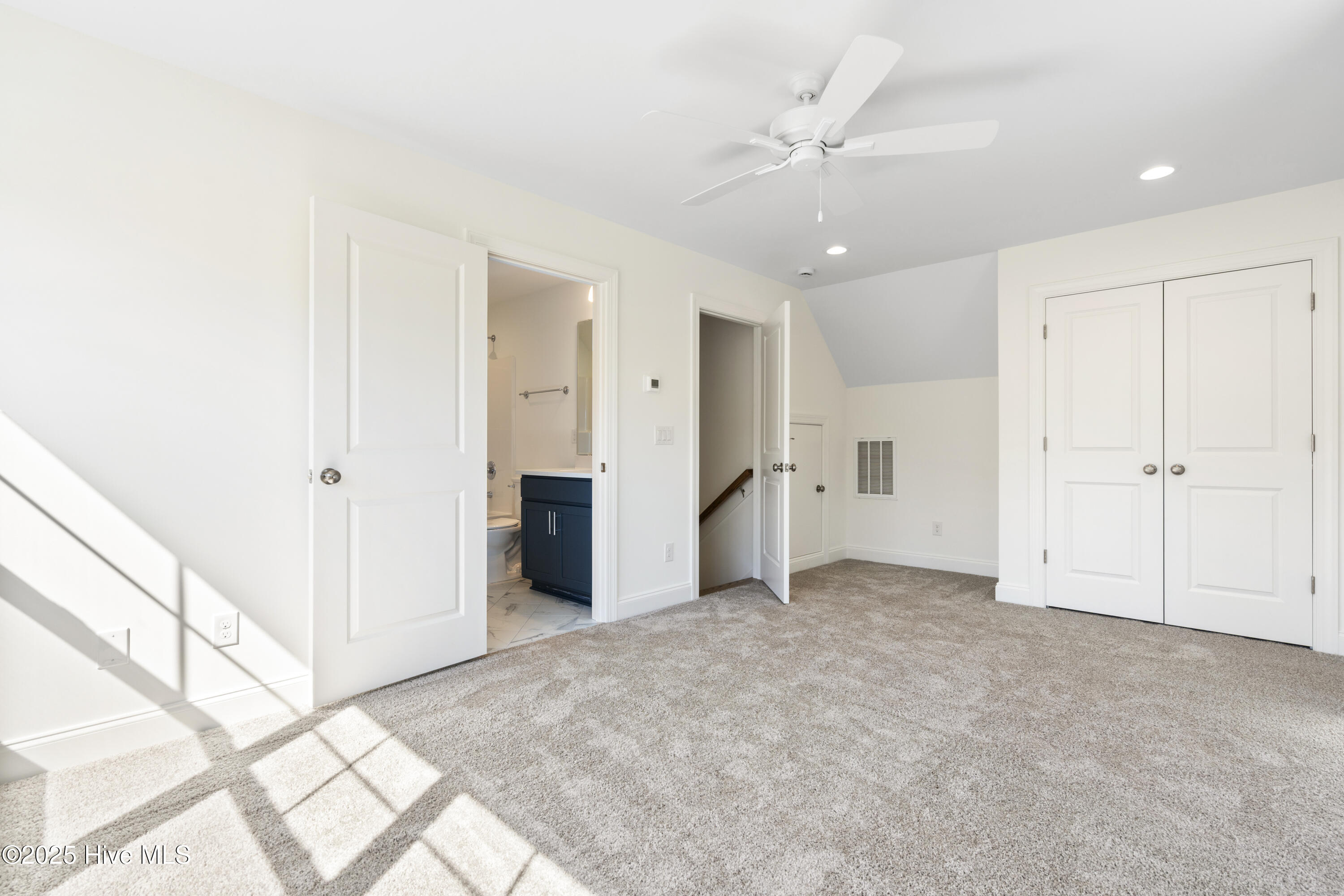 100515288 | Photo 31