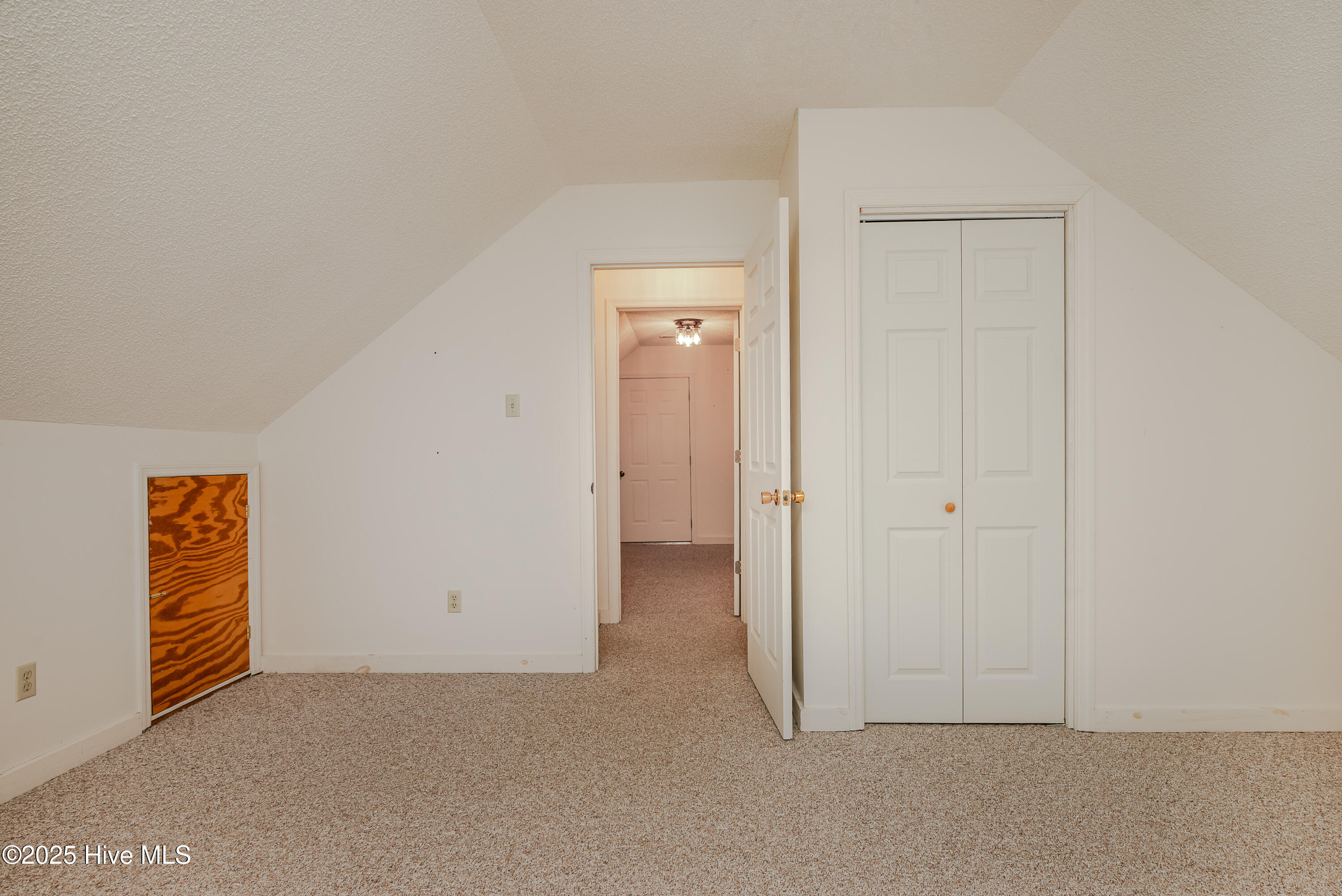 2nd bedroom upstairs