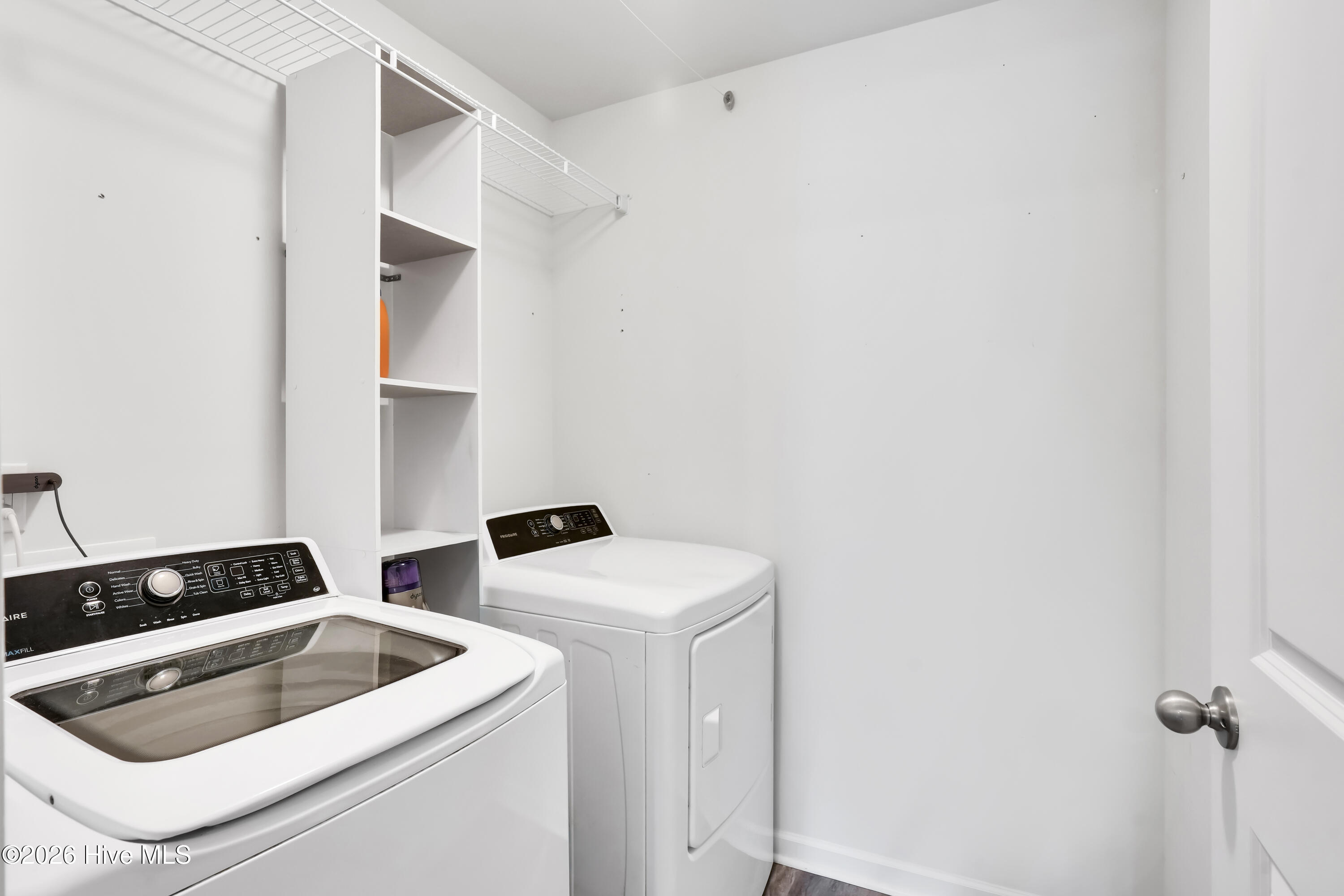 100548211 | Photo 32