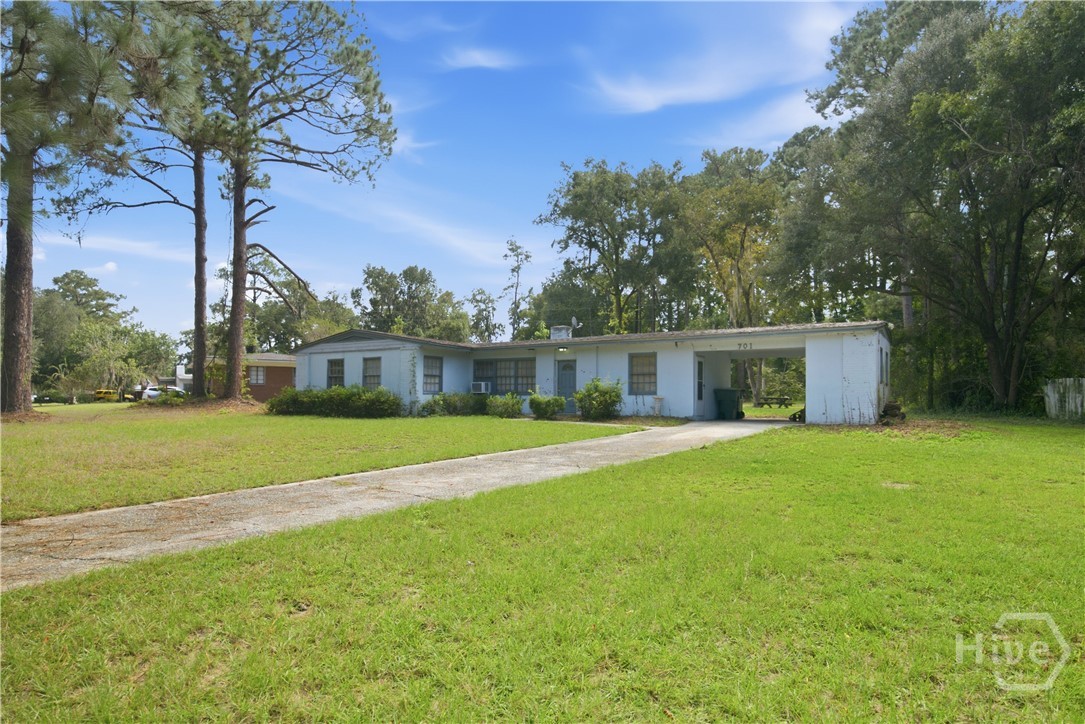 Photo 3 of Single family home for sale at 701 Highland Dr, Savannah, GA 31406 | MLS# SA365949 | Listing updated on 2026-10-08