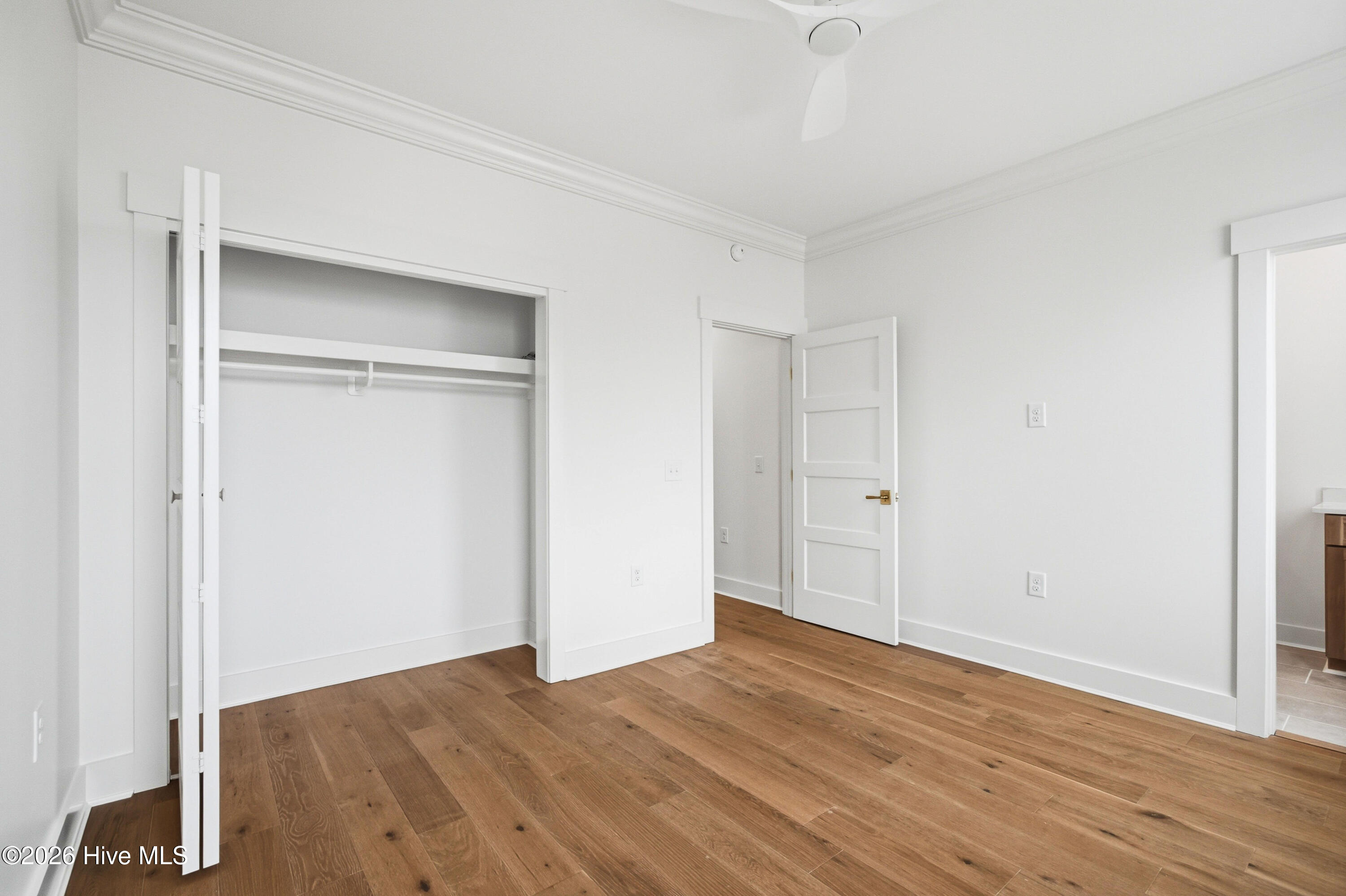 100508019 | Photo 34