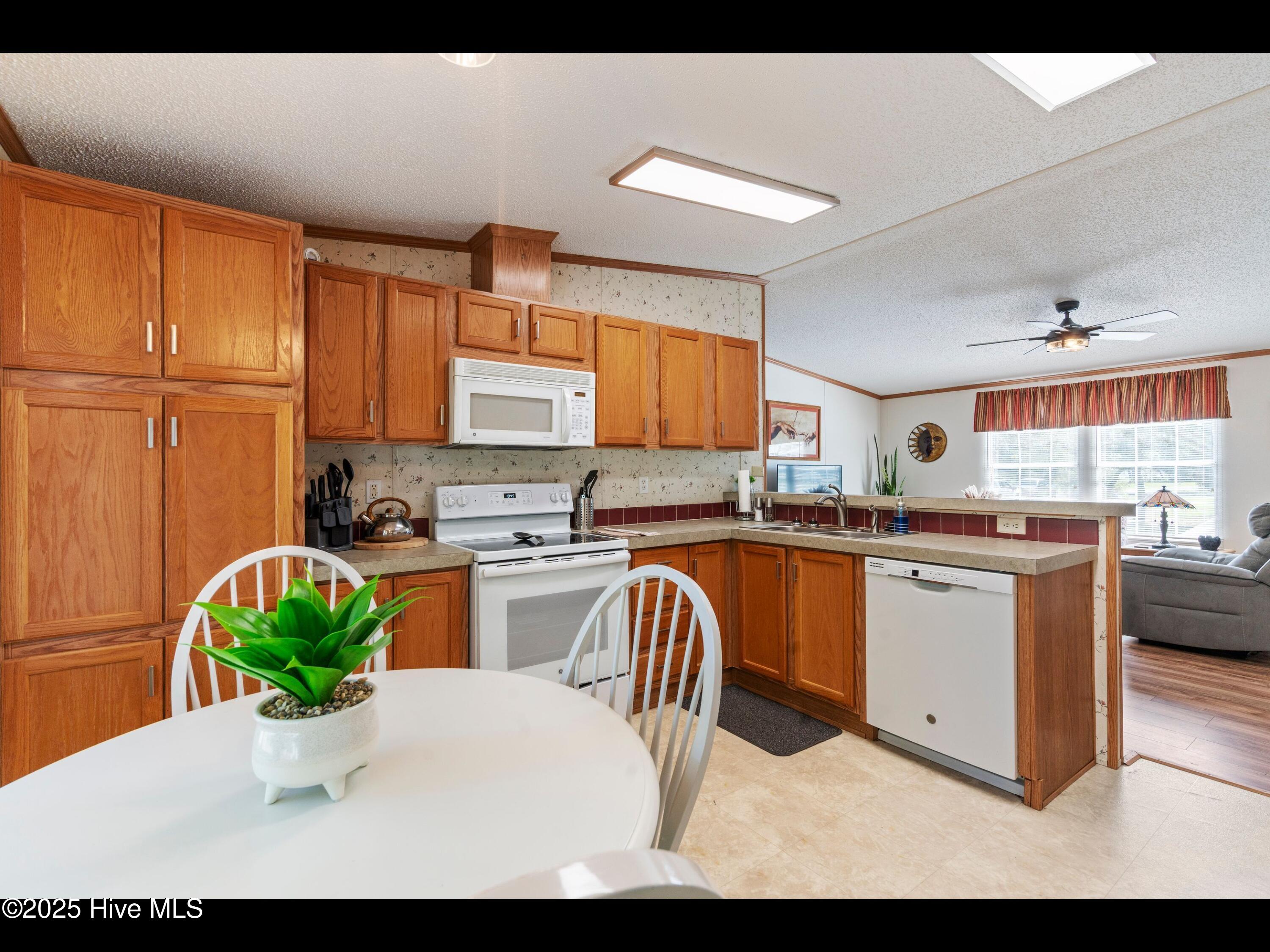 100516812 | Photo 20