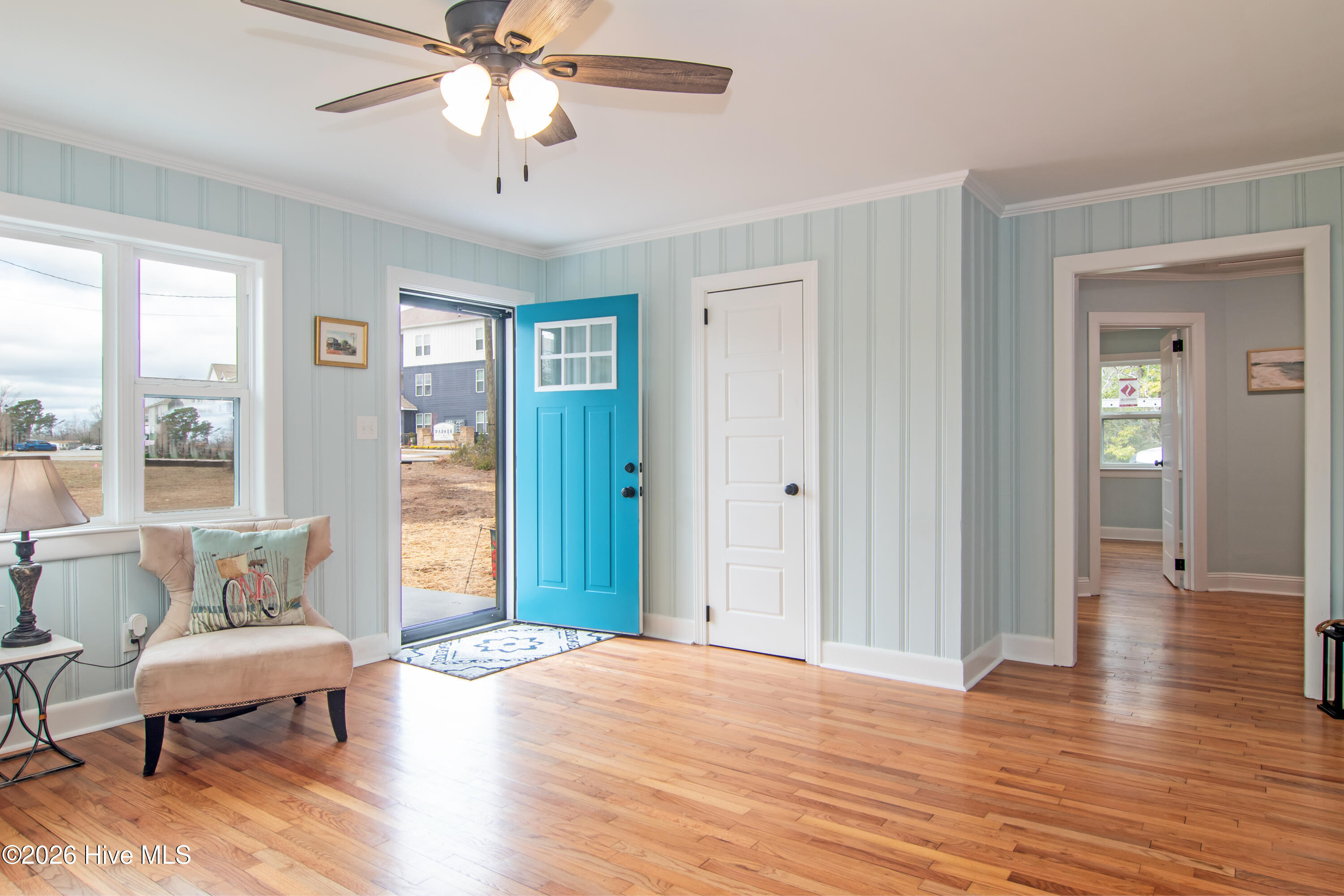 100555298 | Photo 11