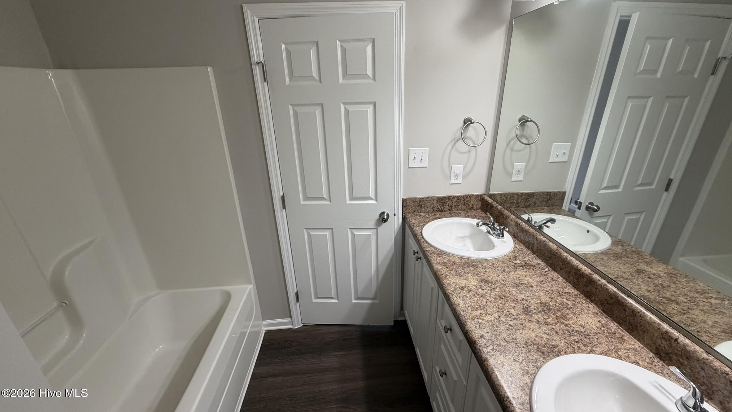 Owners suite bath