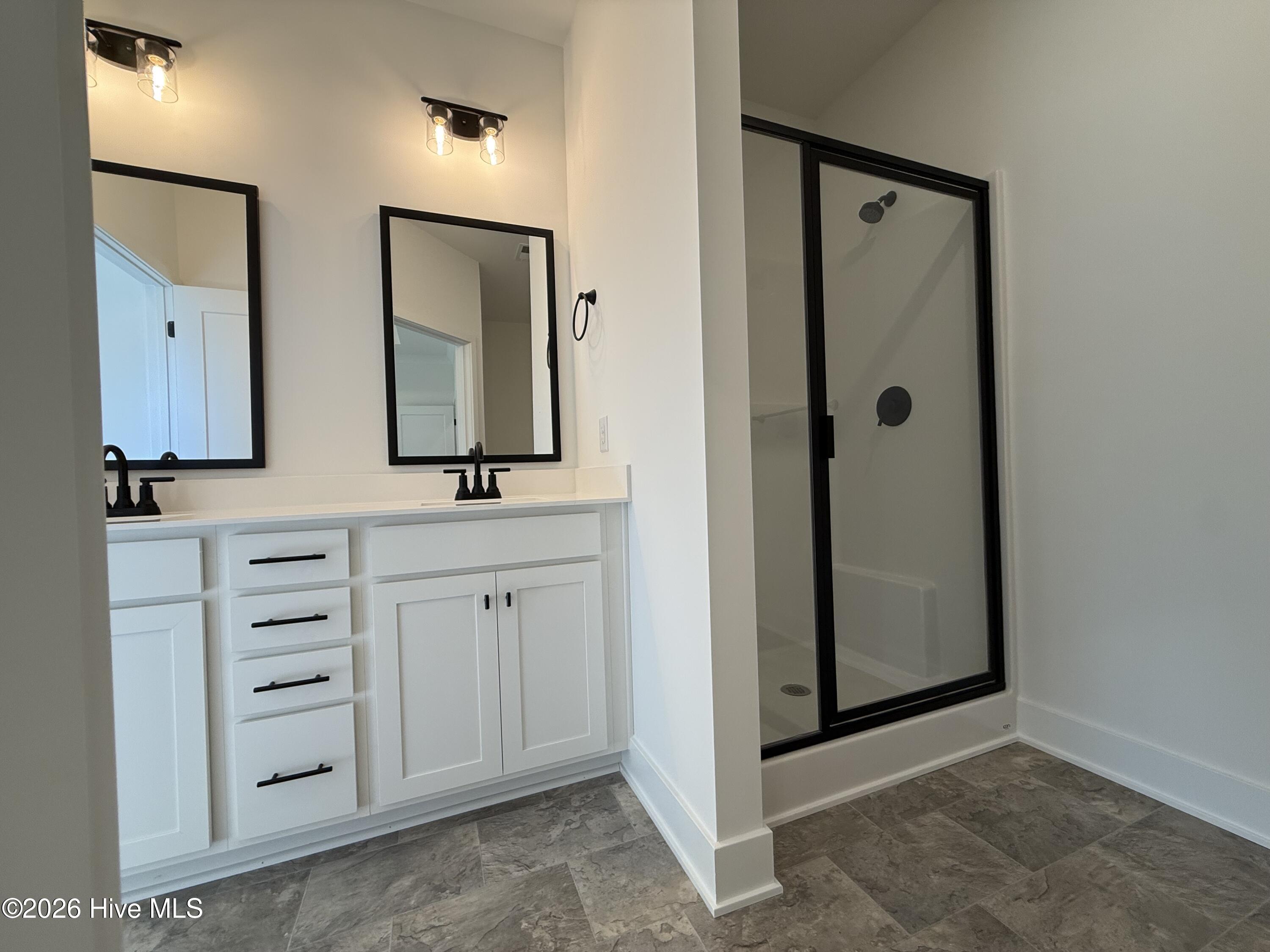 100546686 | Photo 48