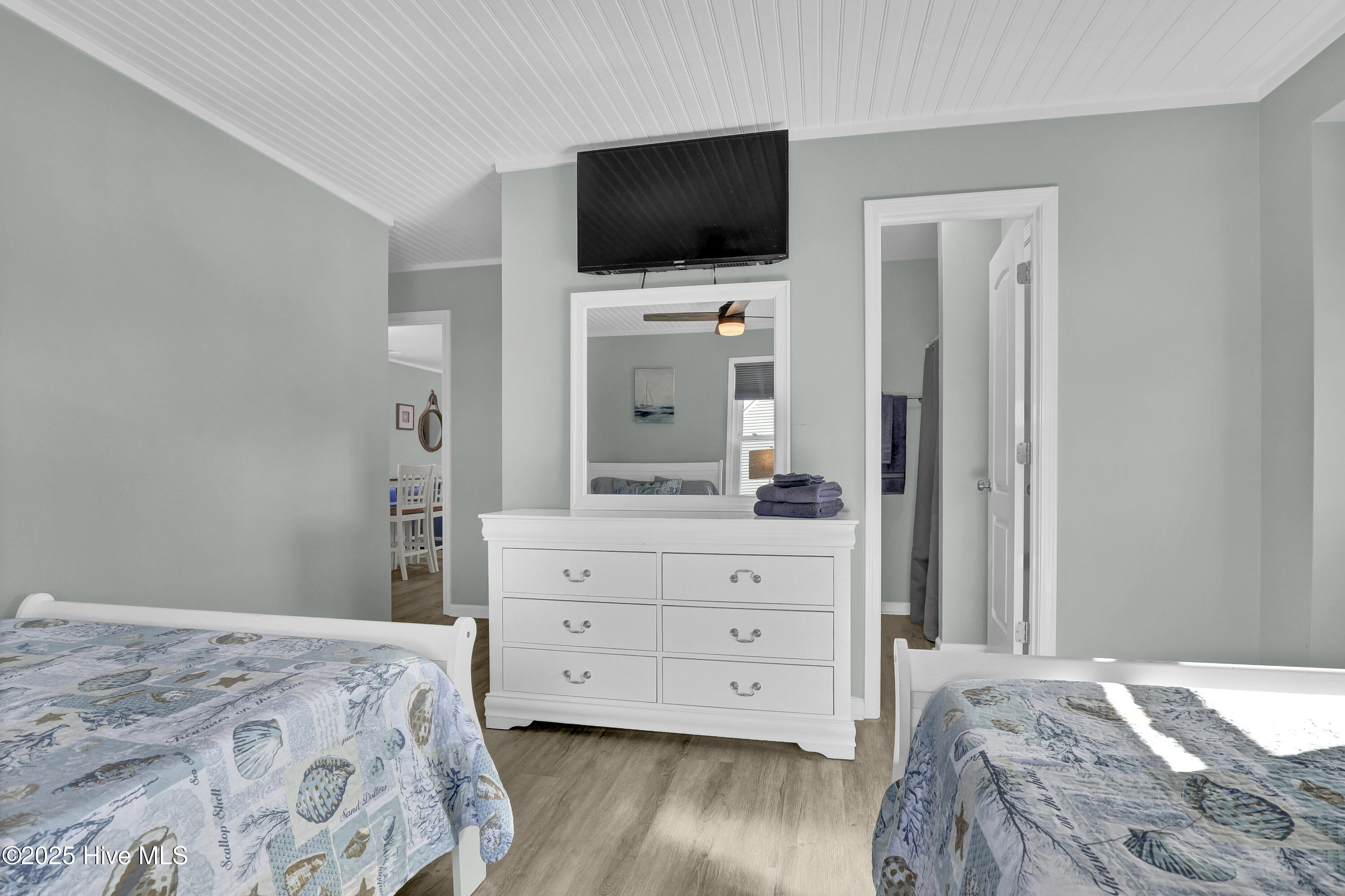 100543531 | Photo 31