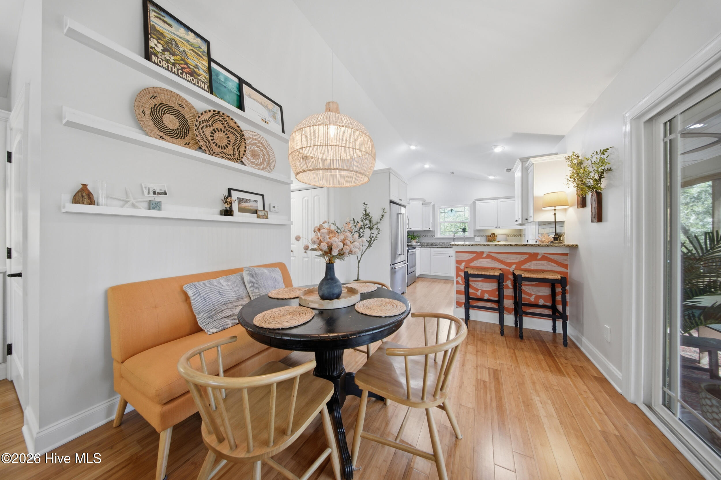 100561155 | Photo 29