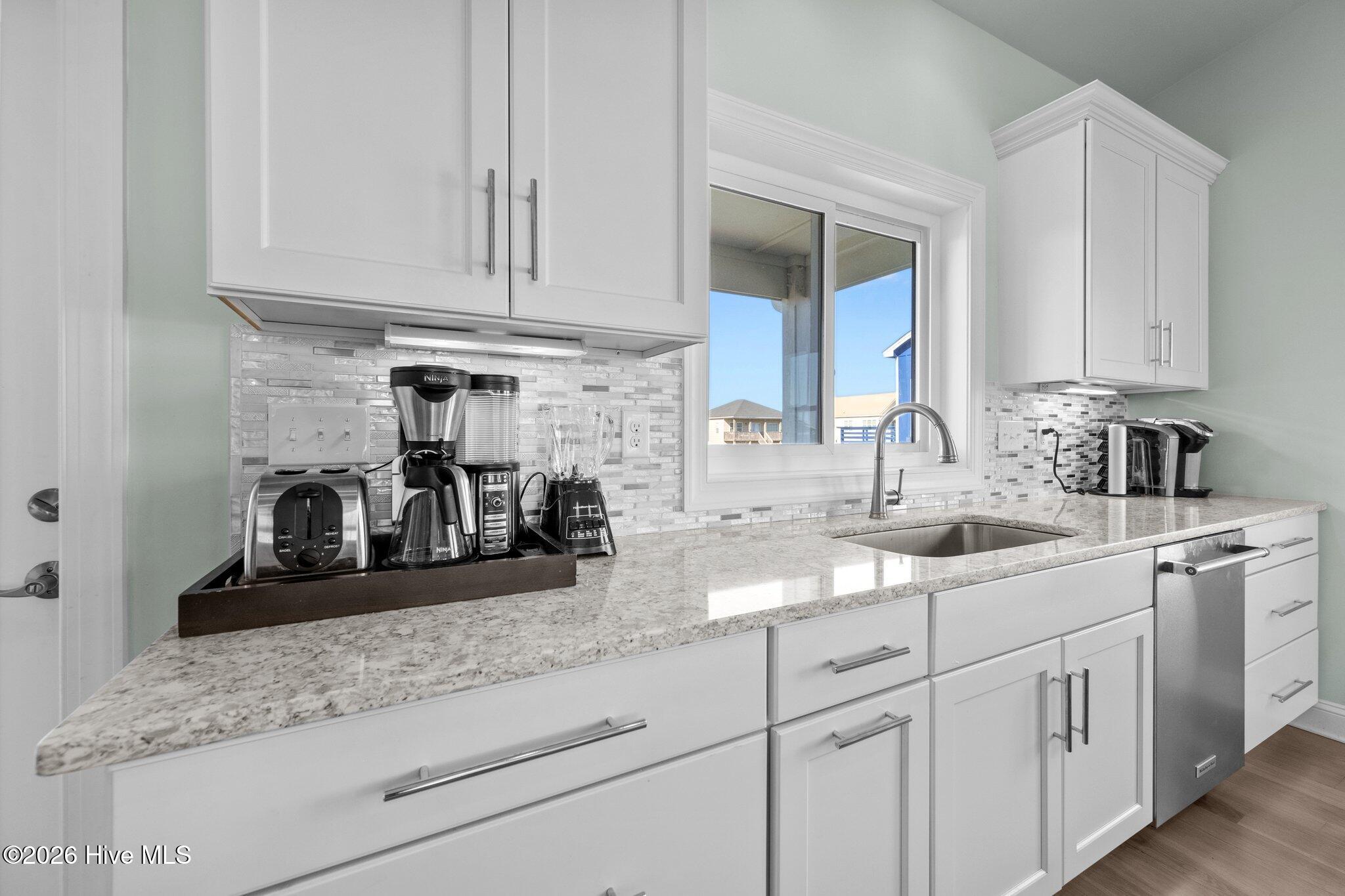 100548850 | Photo 12