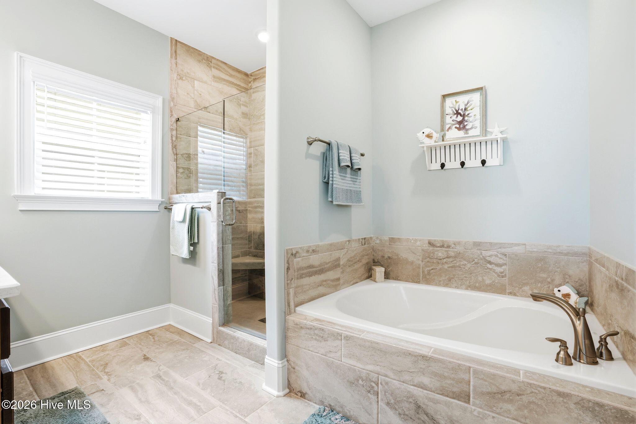 100563087 | Photo 21