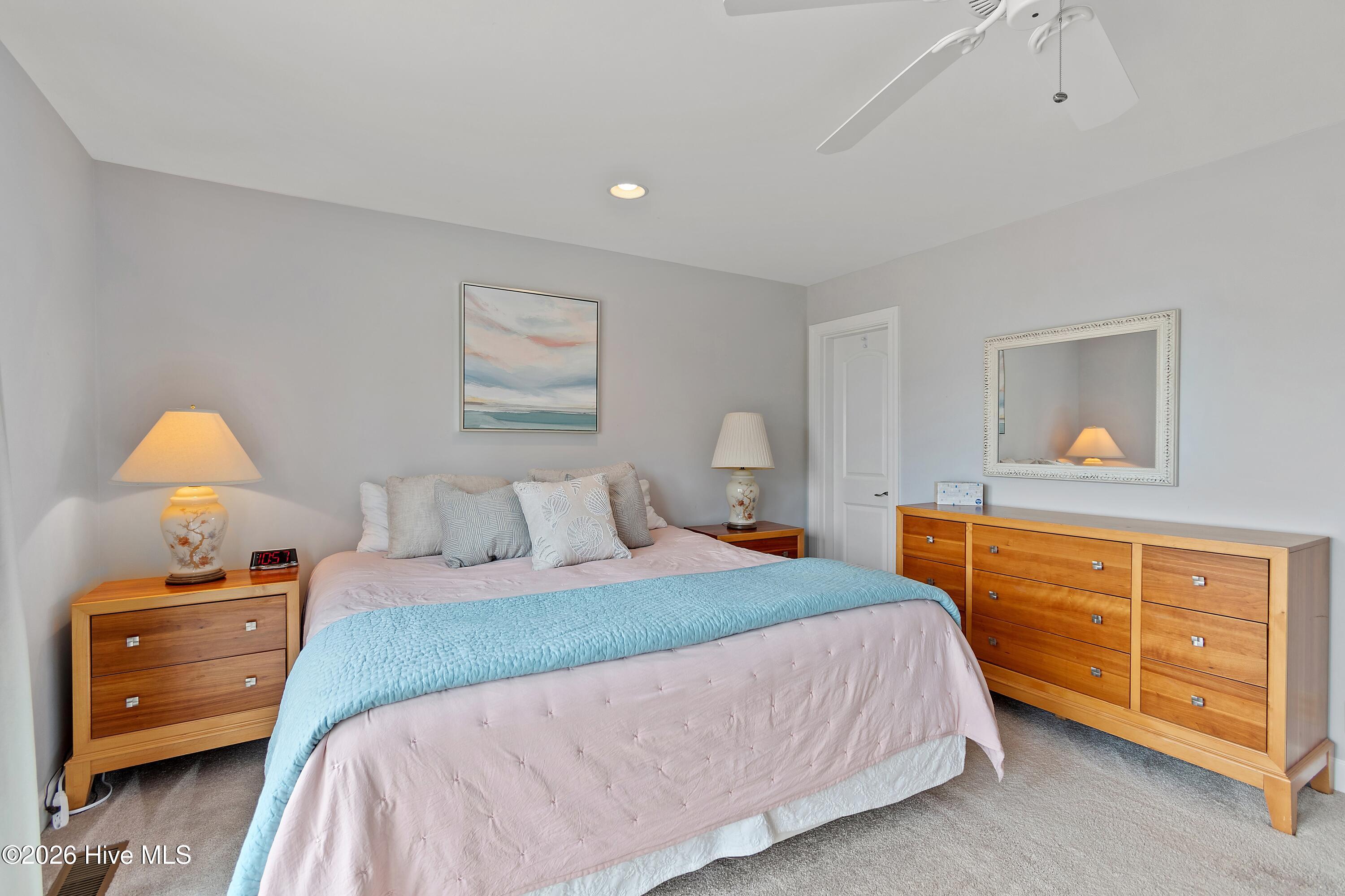 100557427 | Photo 26