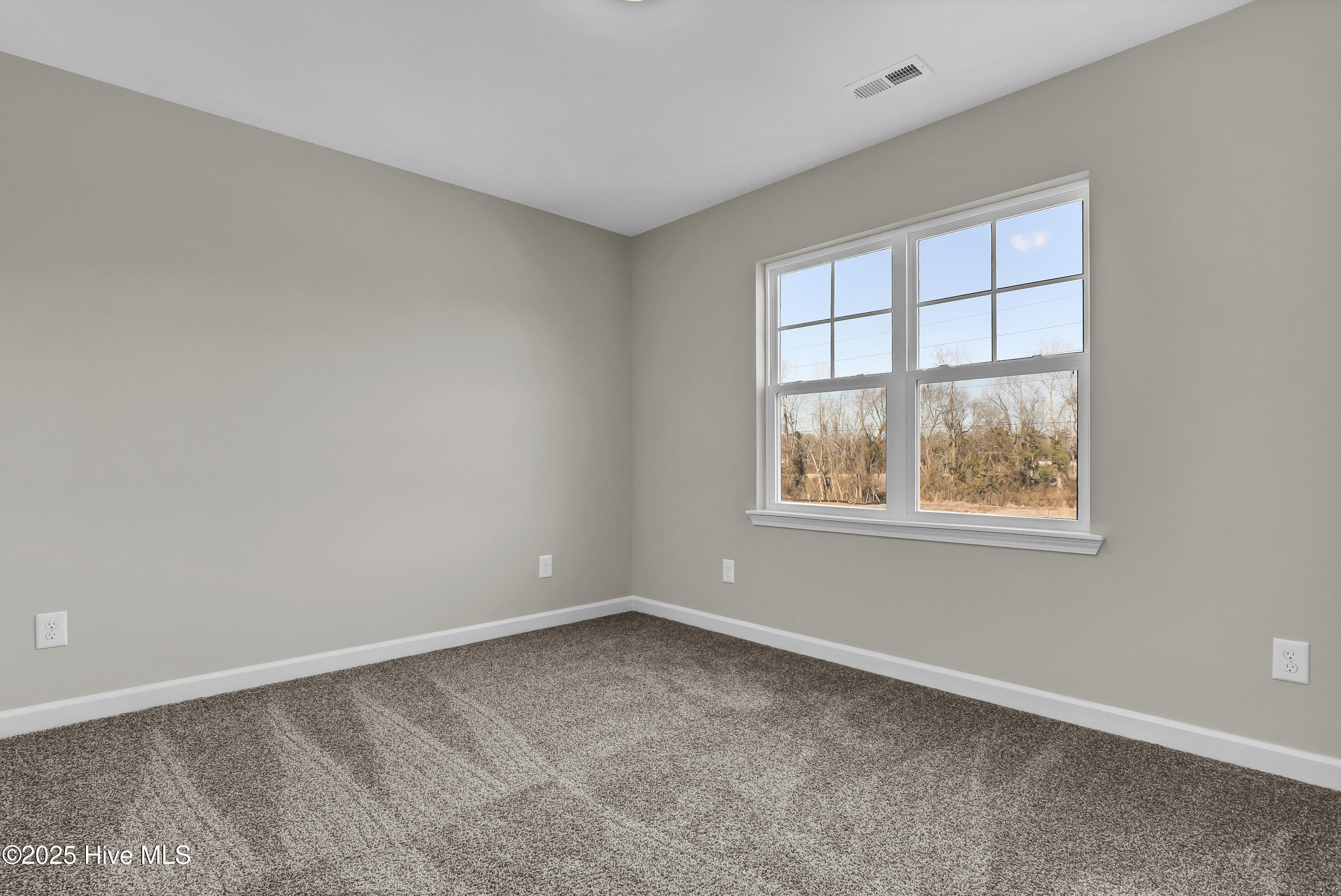 100461654 | Photo 30