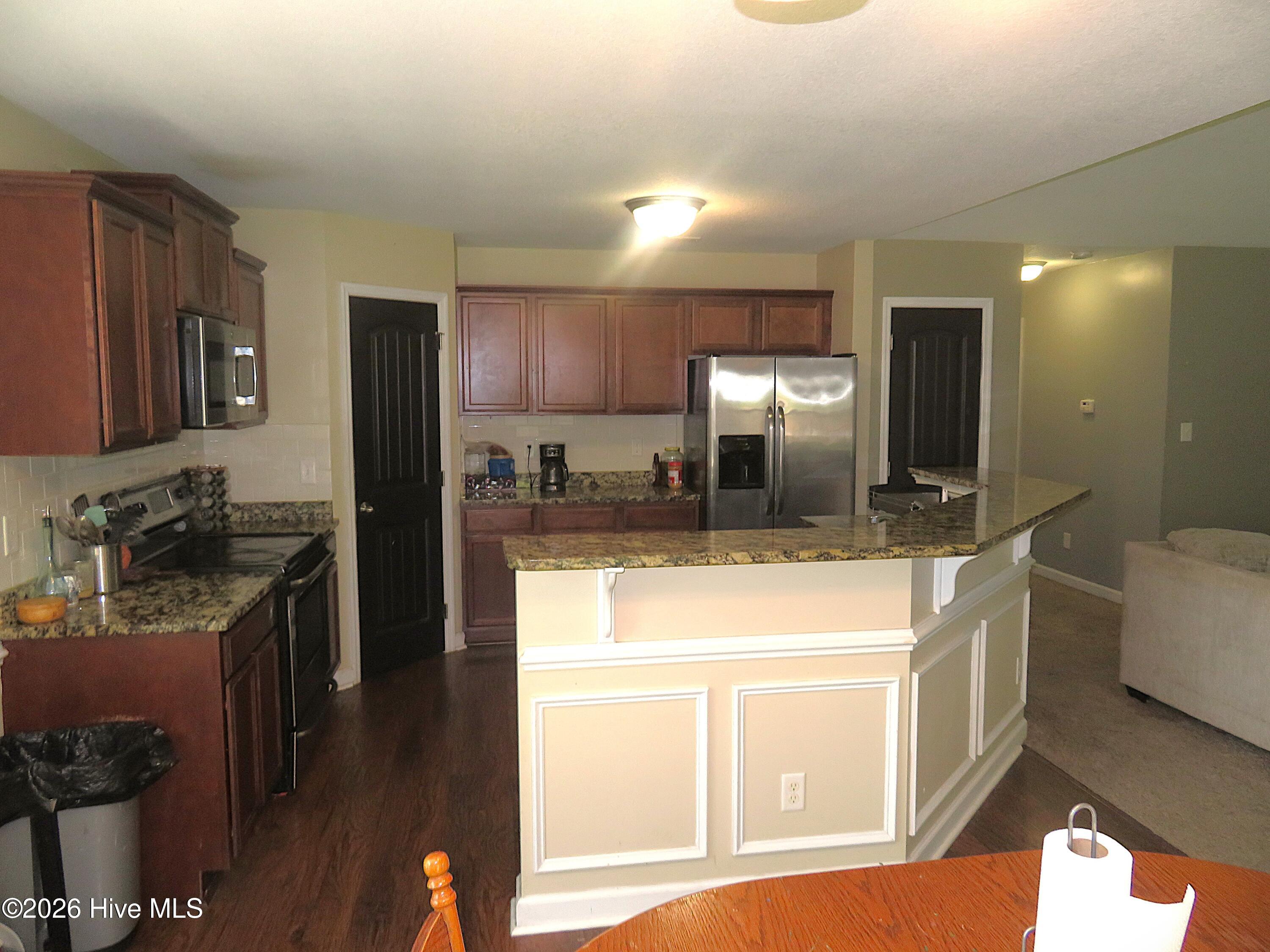 100573974 | Photo 9
