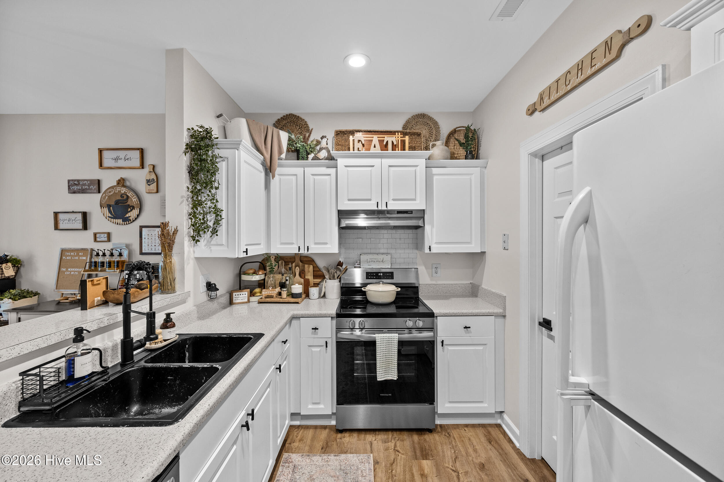 100567822 | Photo 12