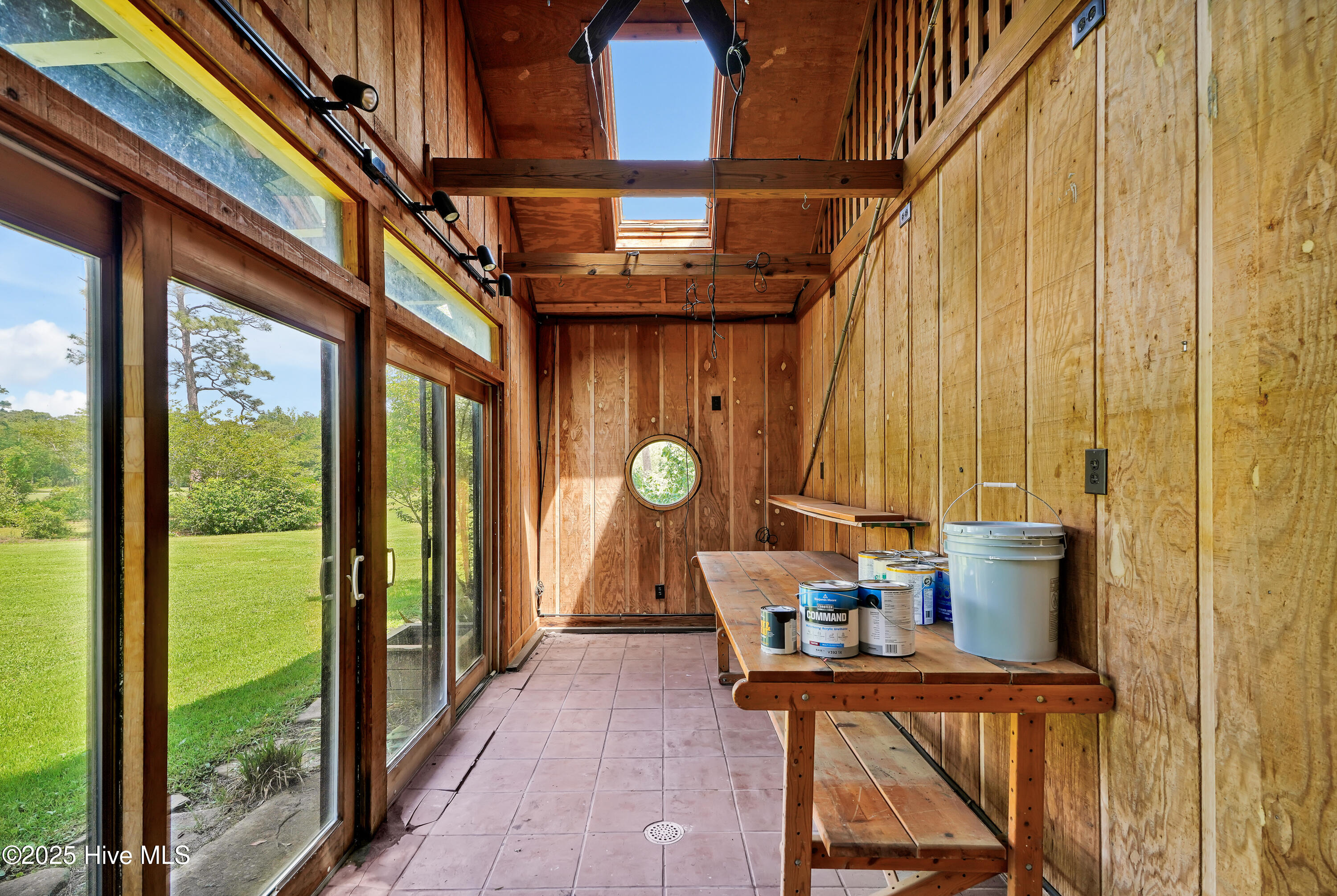 906RobertELeeDrive-55