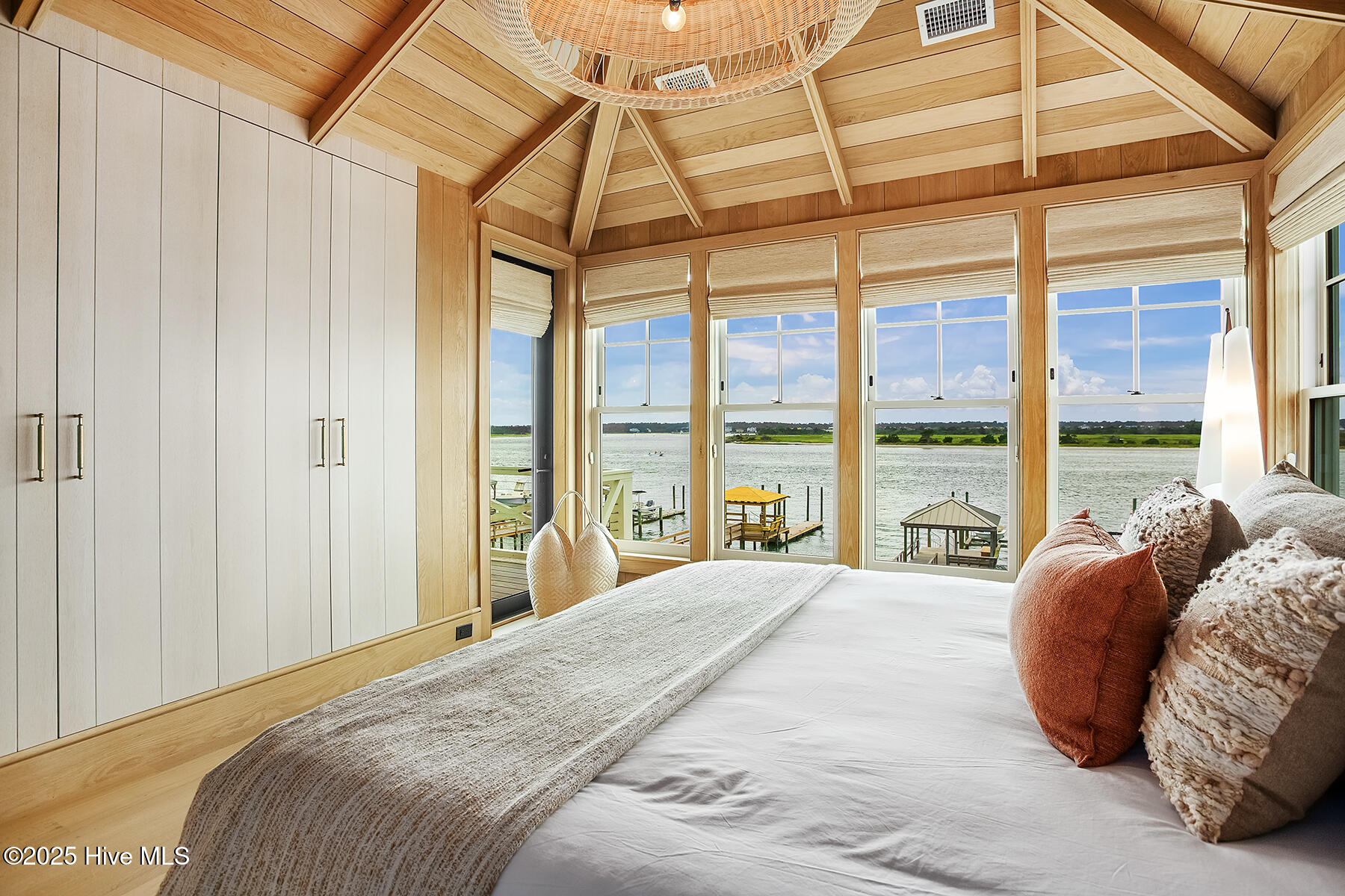 100528983 | Photo 37