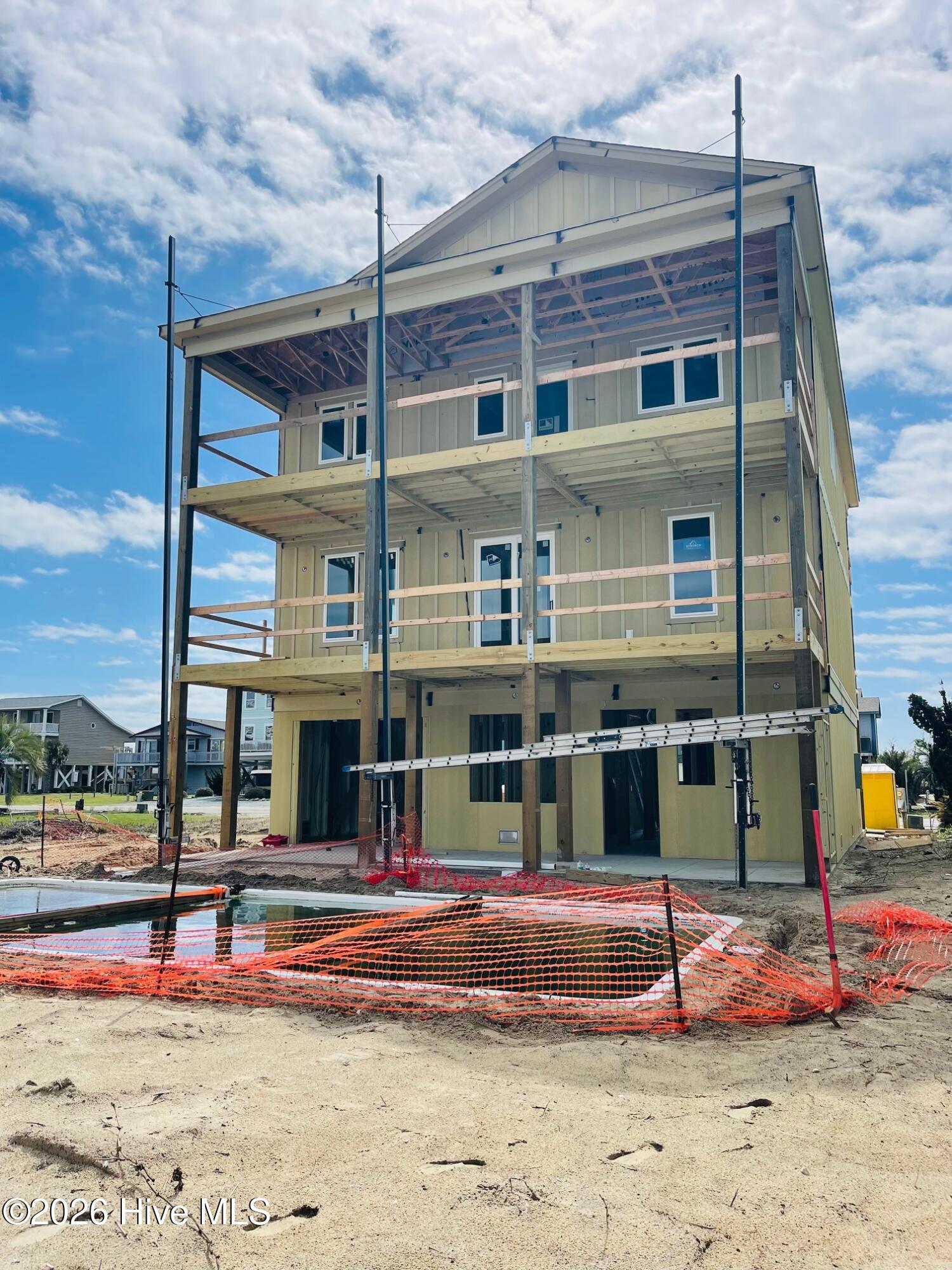 100560037 | Photo 24