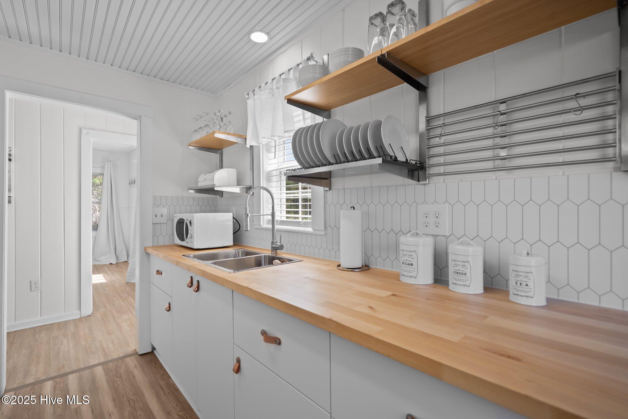 100537194 | Photo 133