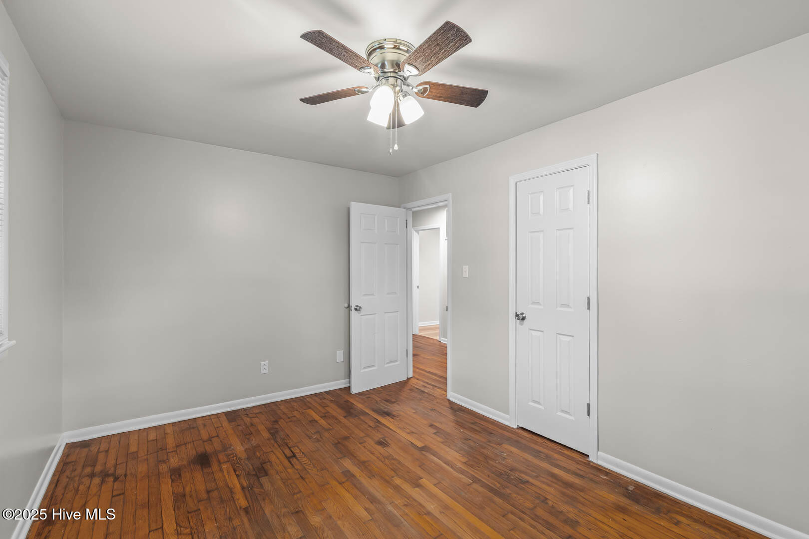 100526700 | Photo 29