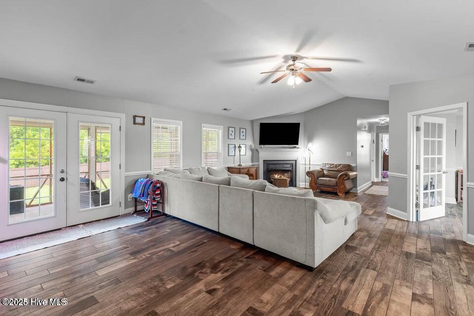 100522391 | Photo 14