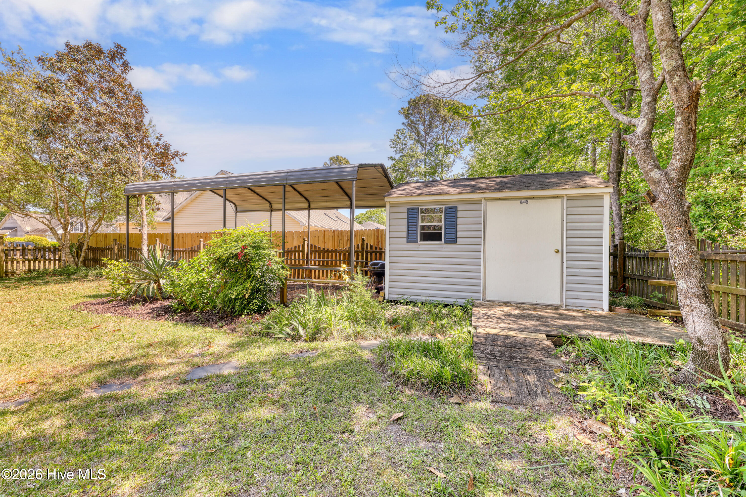 100568485 | Photo 46