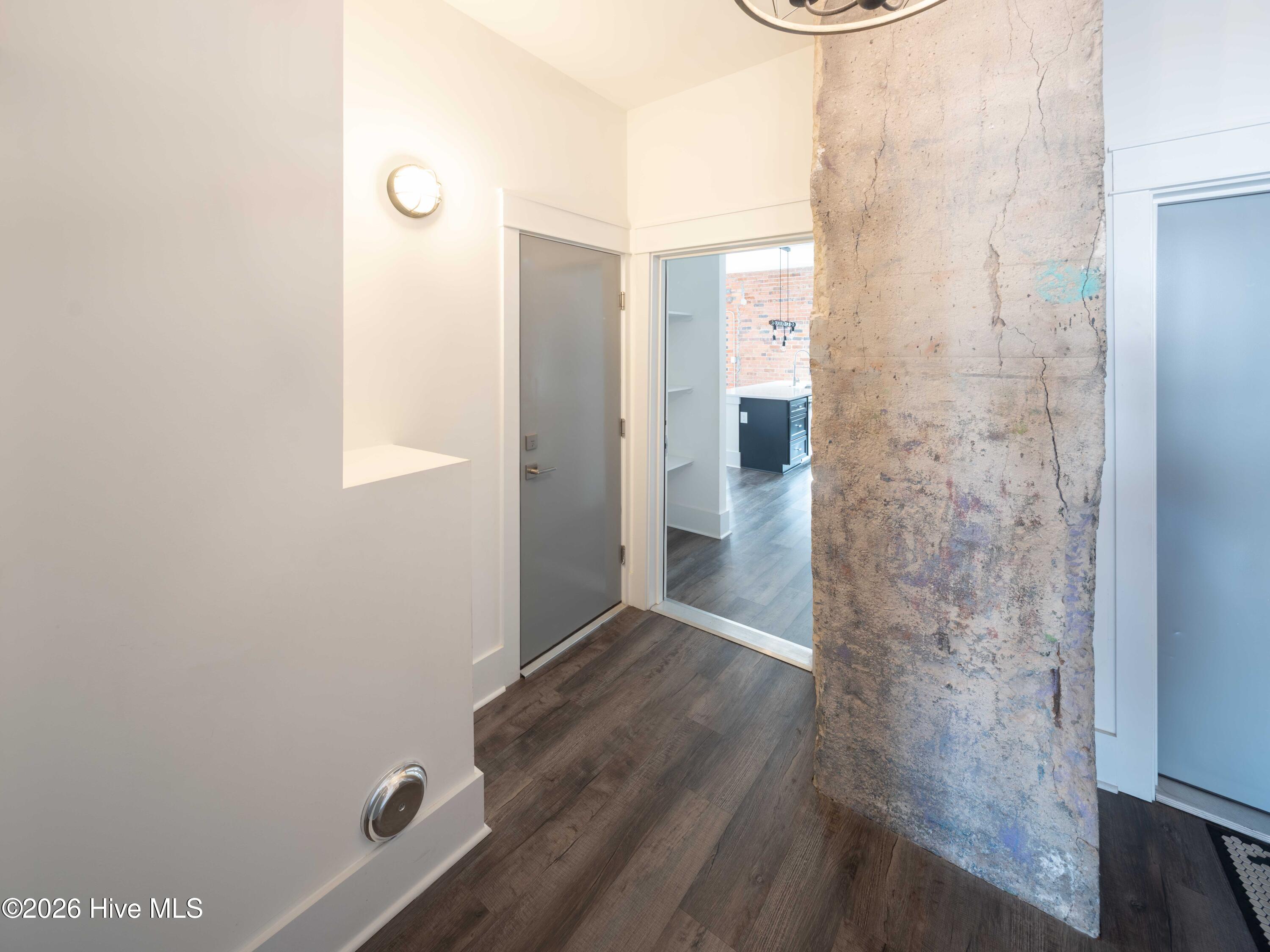 100549852 | Photo 17