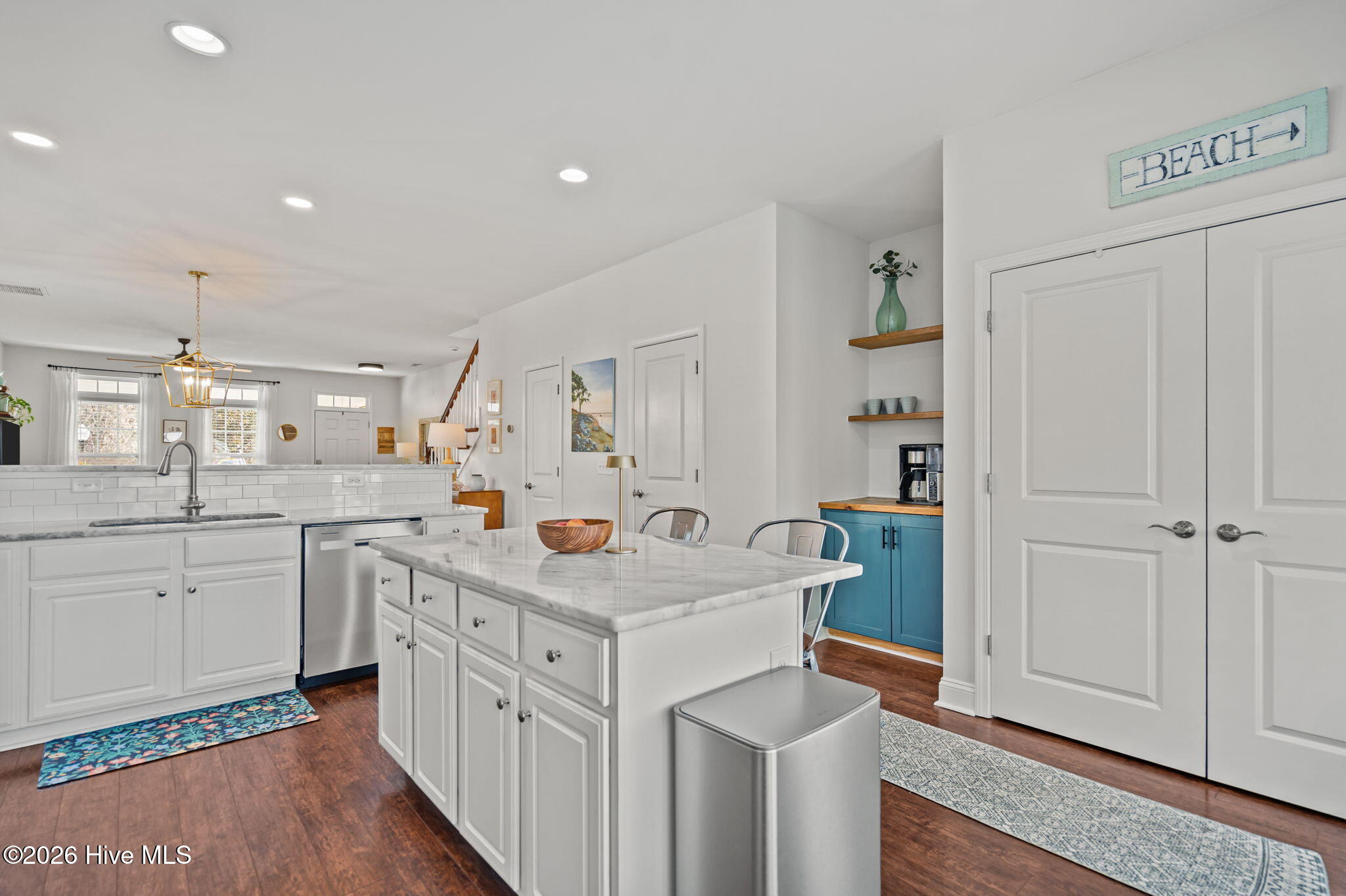 100560922 | Photo 17