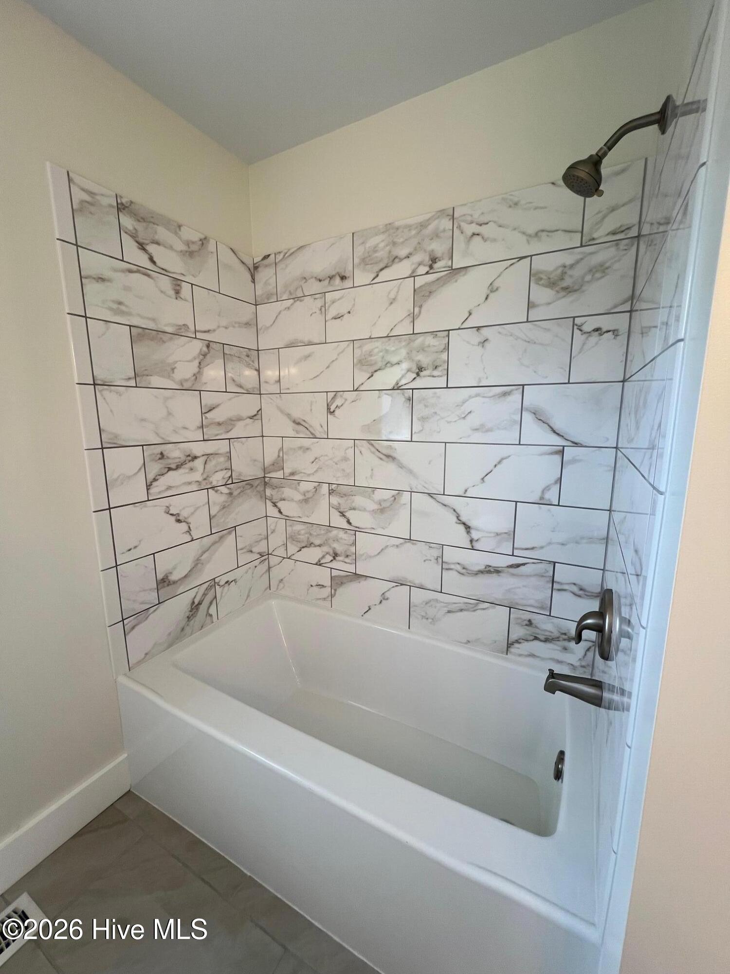 100559659 | Photo 27