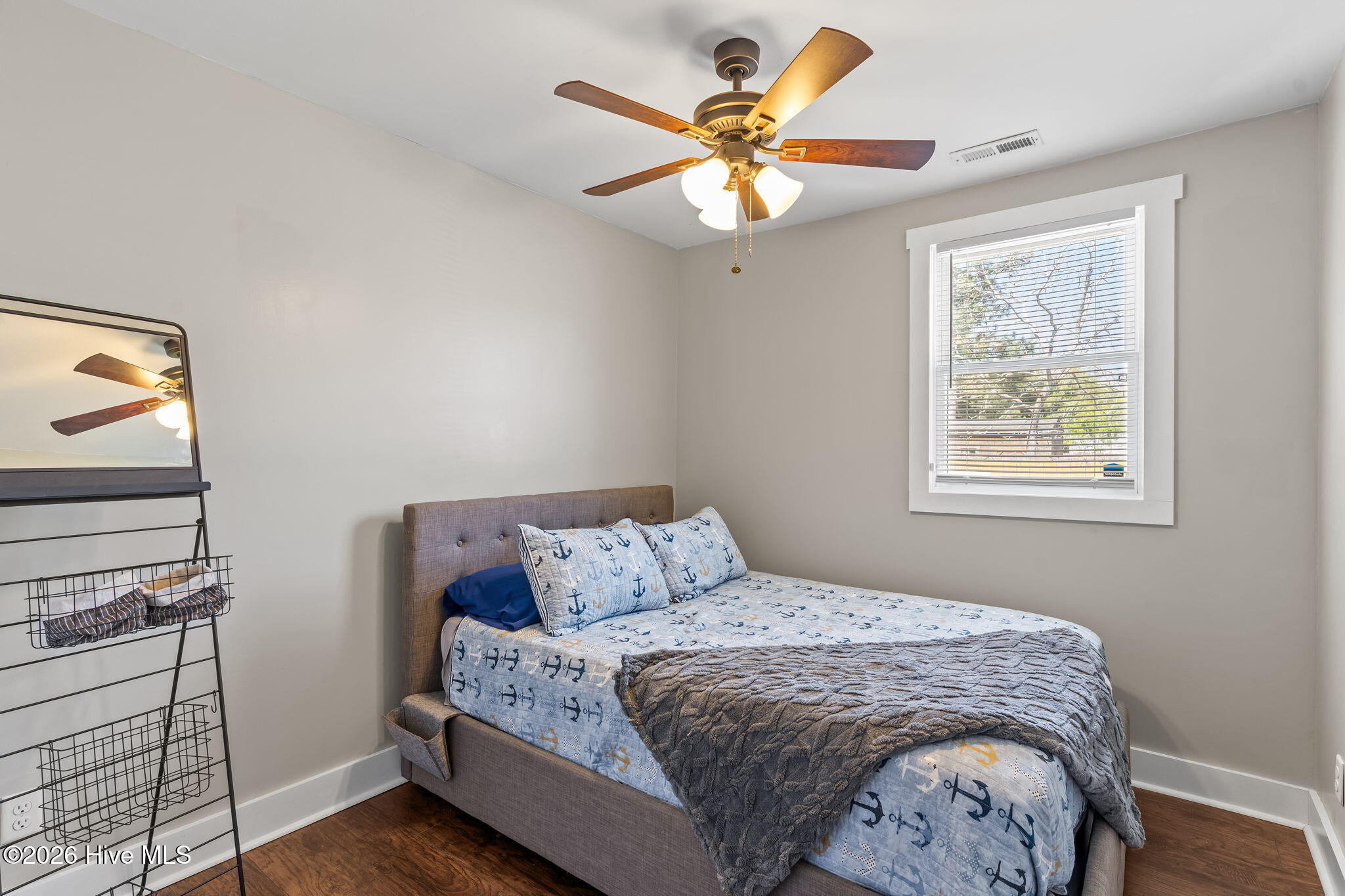 100564930 | Photo 25