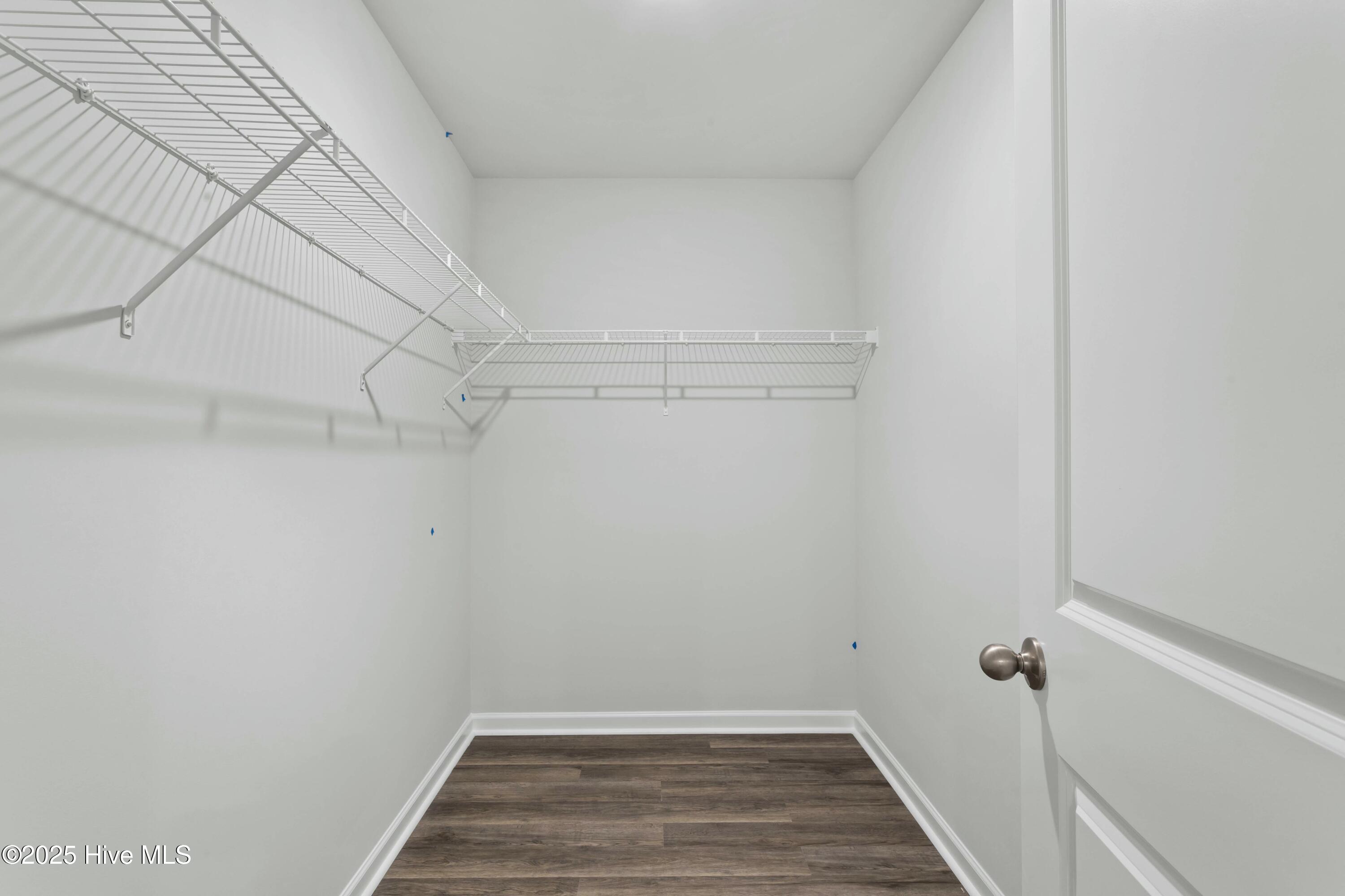 100533510 | Photo 14