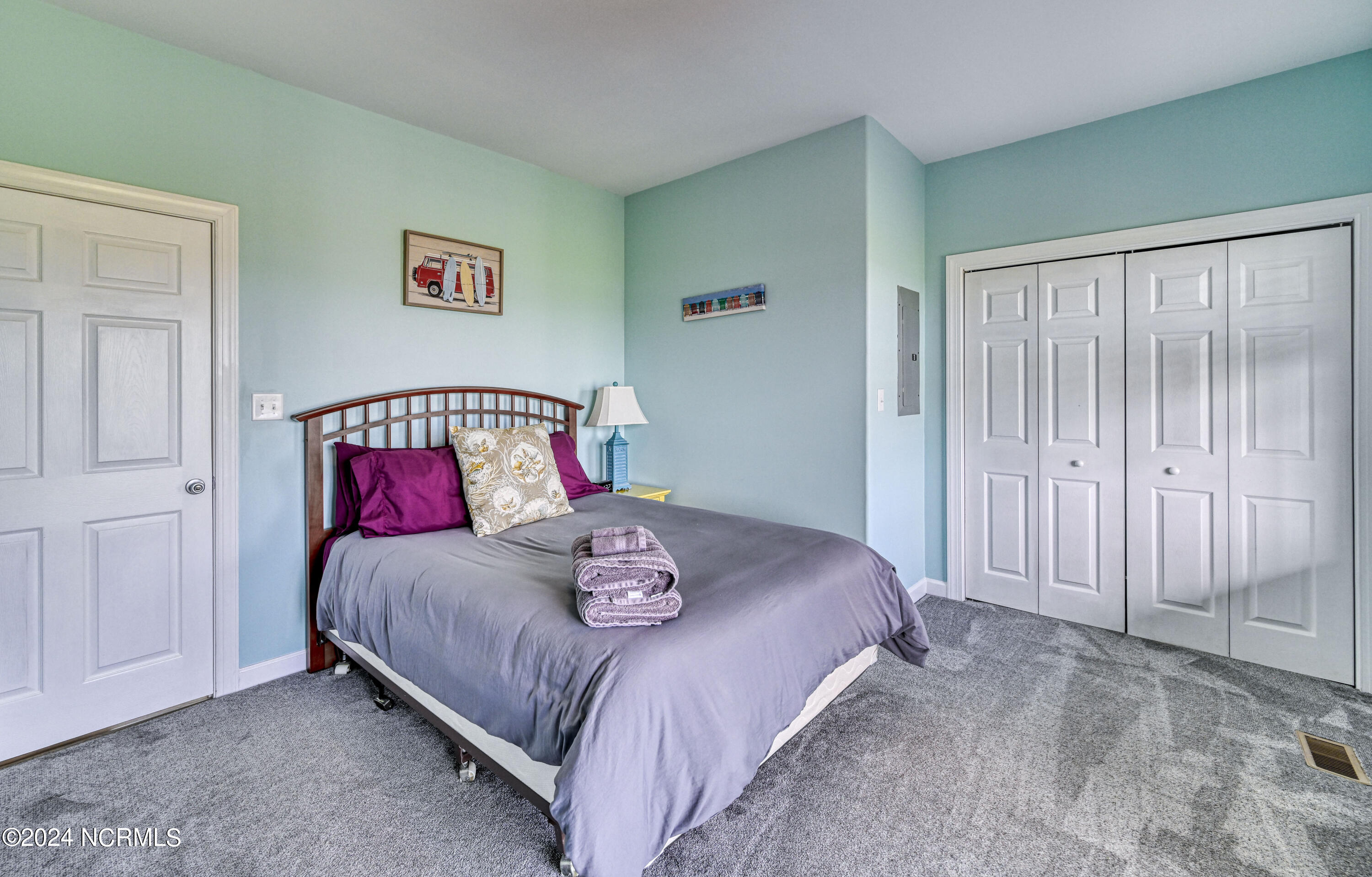 100533731 | Photo 45