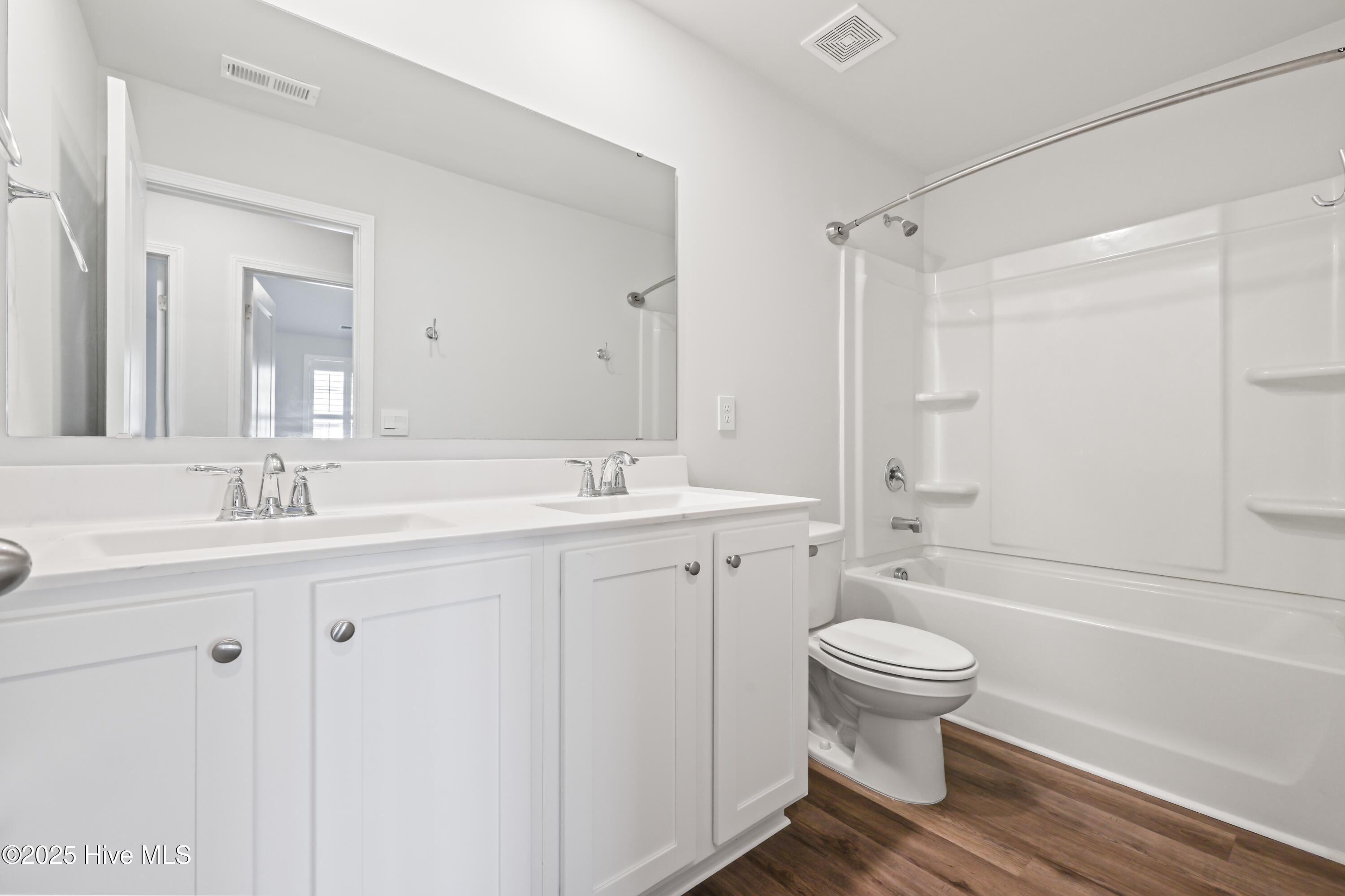 100546543 | Photo 23