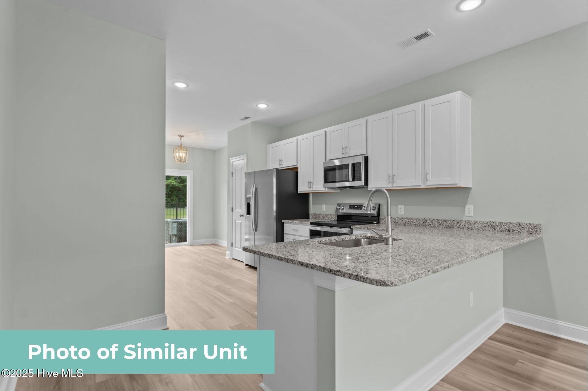 100552366 | Photo 11