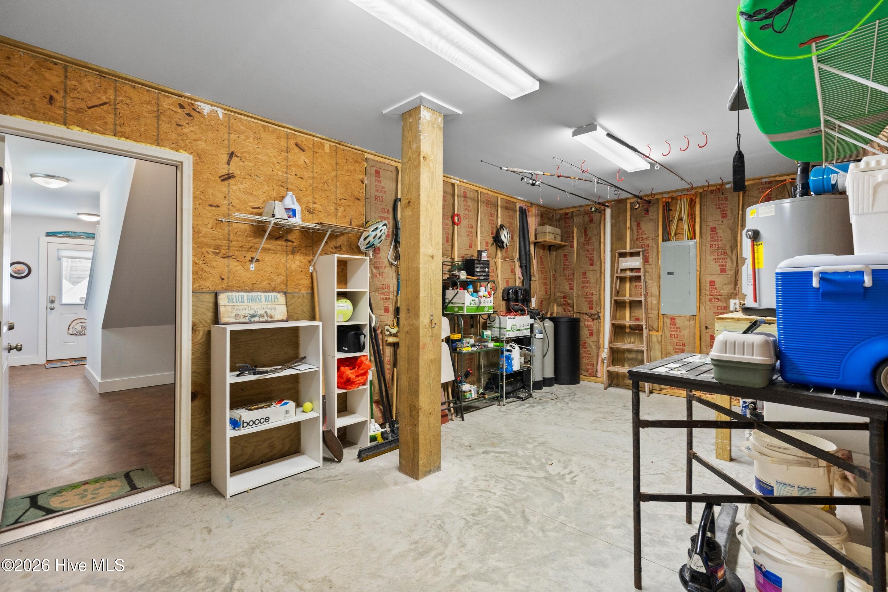 100549169 | Photo 42